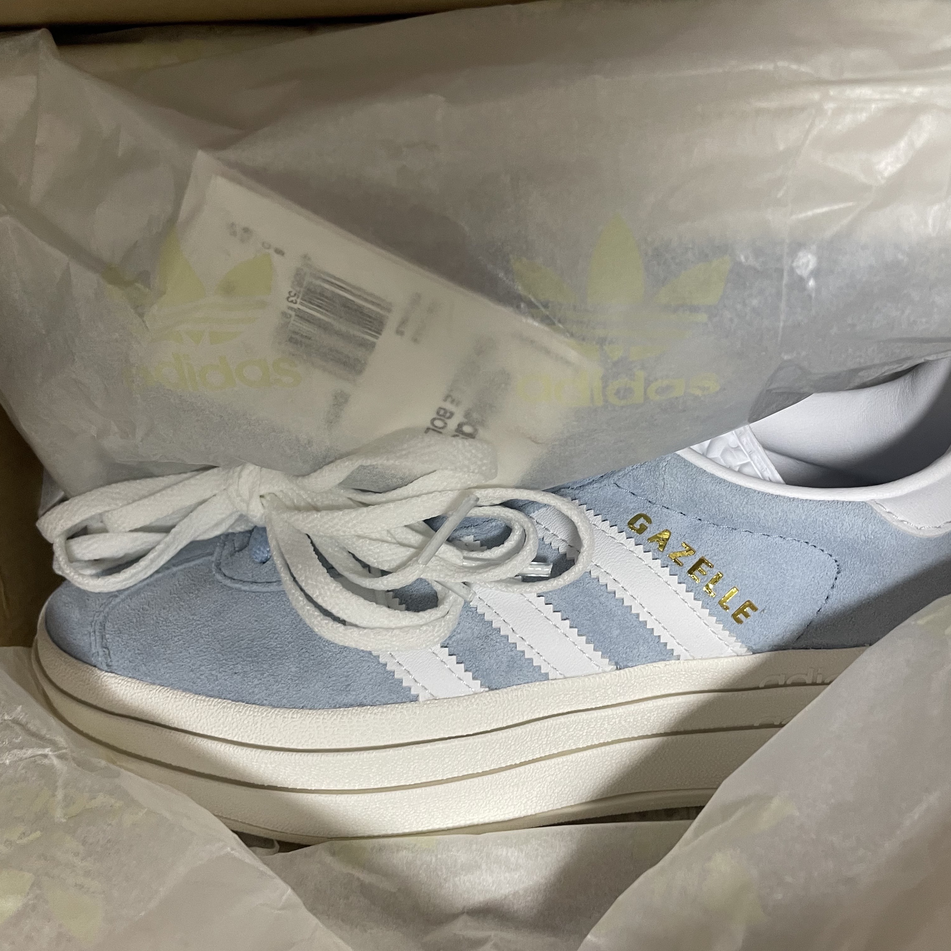 (W) Adidas Gazelle Bold Clear Sky White 착용 스타일
