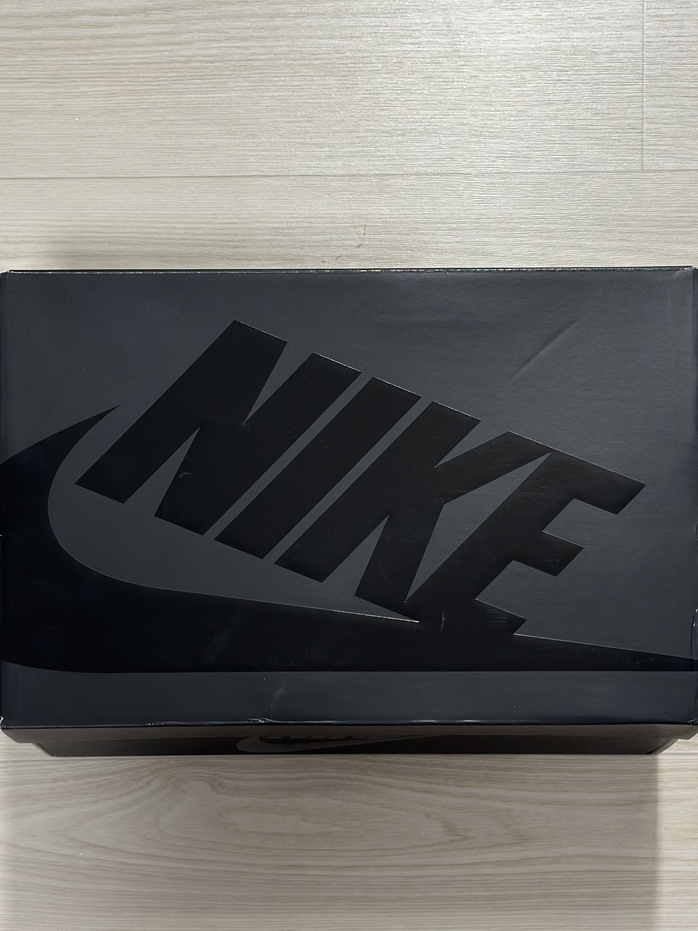 Nike x Martine Rose Shox MR4 Black 착용 스타일 - 4