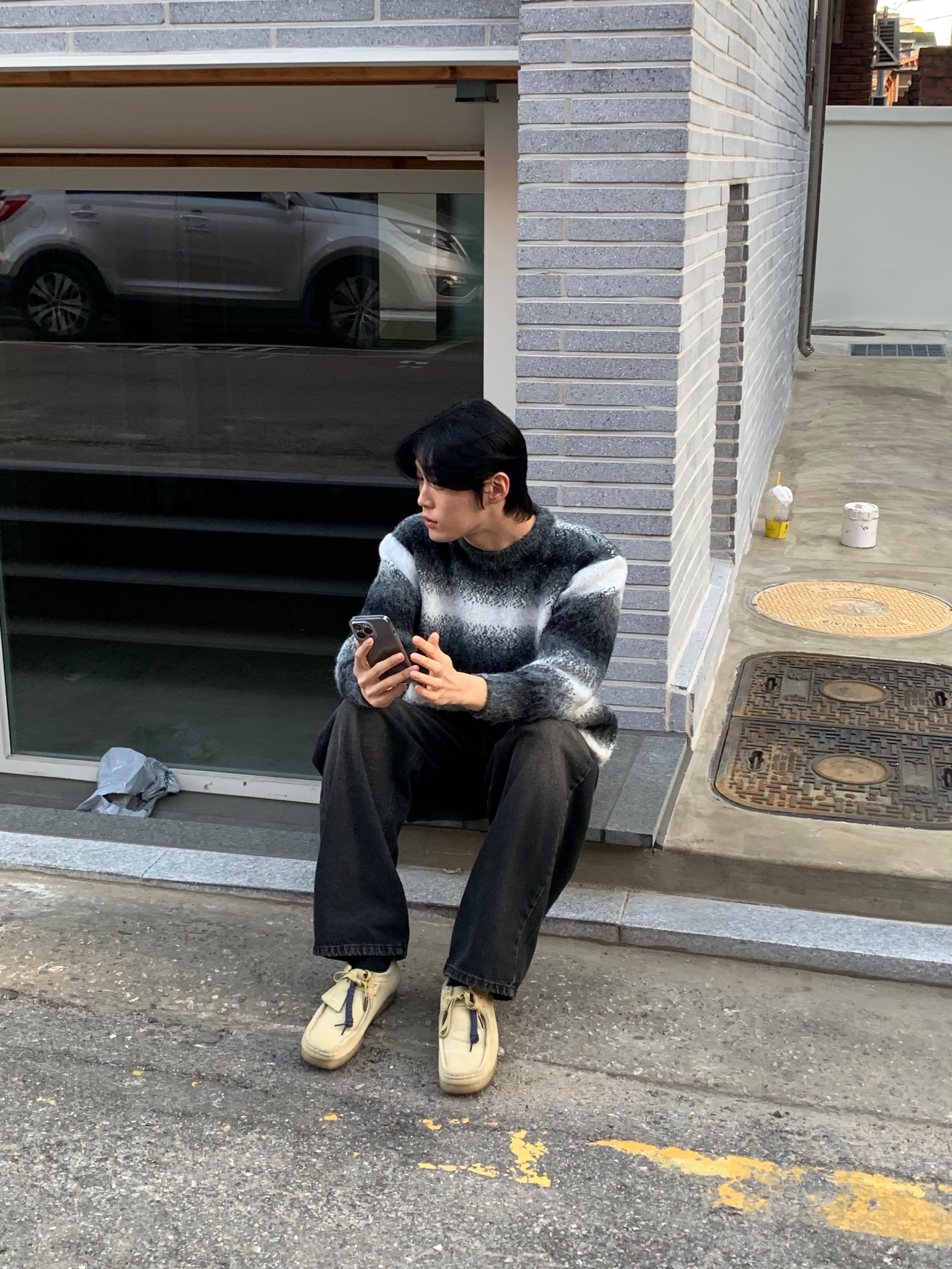 Clarks Wallabee Maple Suede 착용 스타일 - 3