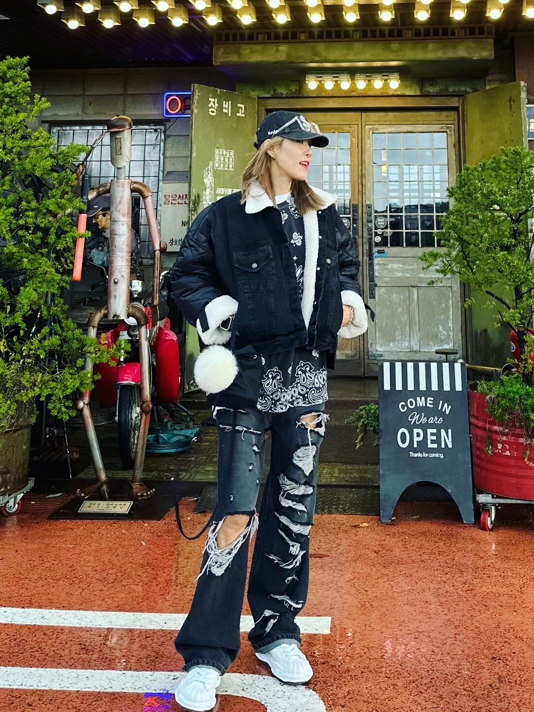 Maison Mihara Yasuhiro Blakey OG Sole Leather Low-top Sneakers White, Supreme Small Box T-Shirt Black Bandana - 21SS 착용 스타일 - 1