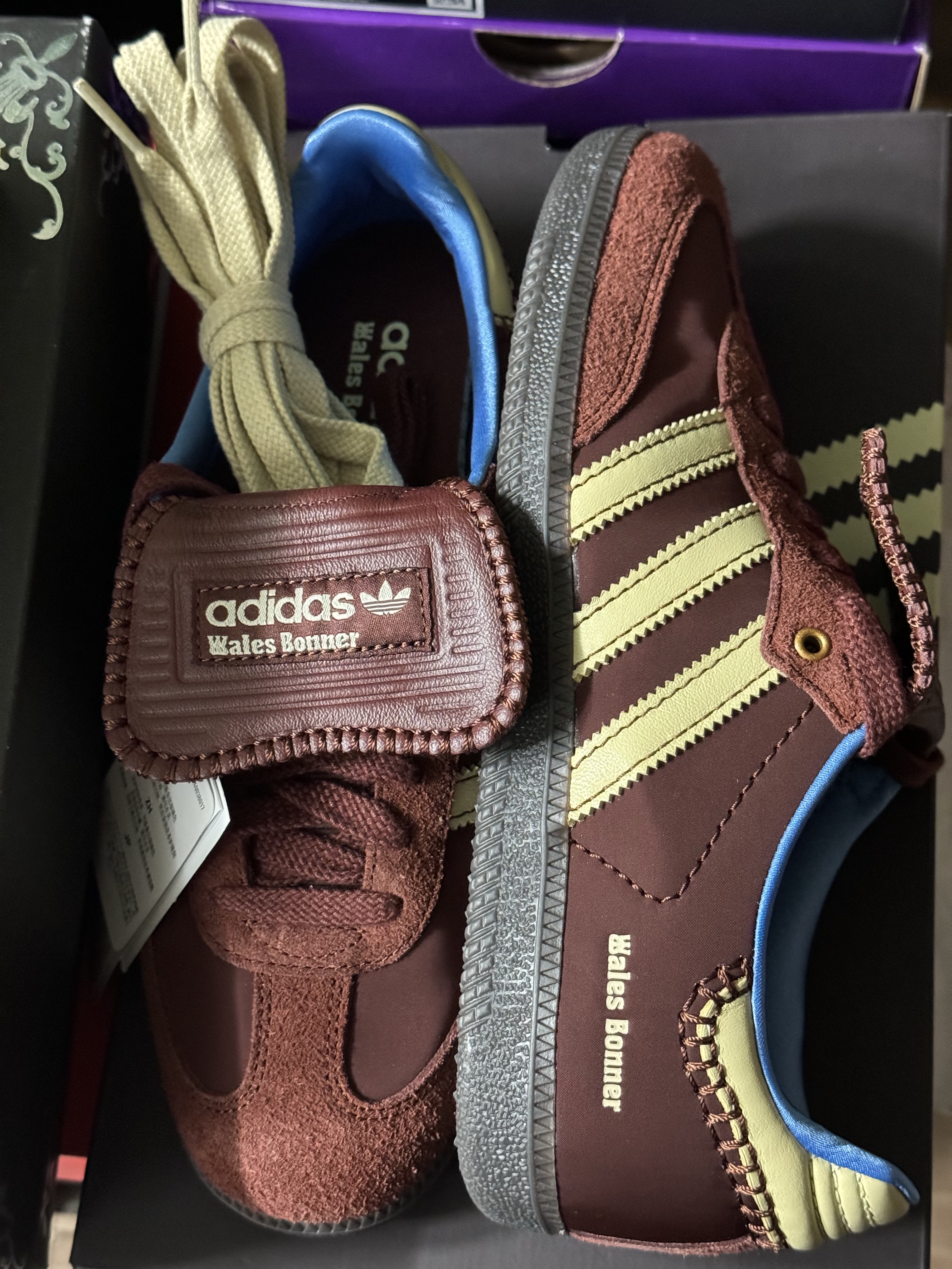 Adidas x Wales Bonner Nylon Samba Fox Brown Sandy Beige, Adidas x Sporty & Rich Stan Smith White Green 착용 스타일 - 2