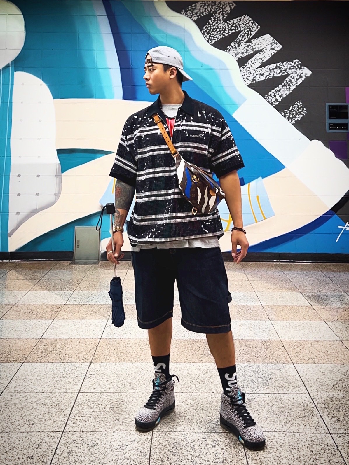 Supreme Washed Chino Twill Camp Cap Grey - 22SS, Supreme Don’t Fuck Around T-Shirt Heather Grey - 22FW 착용 스타일 - 1