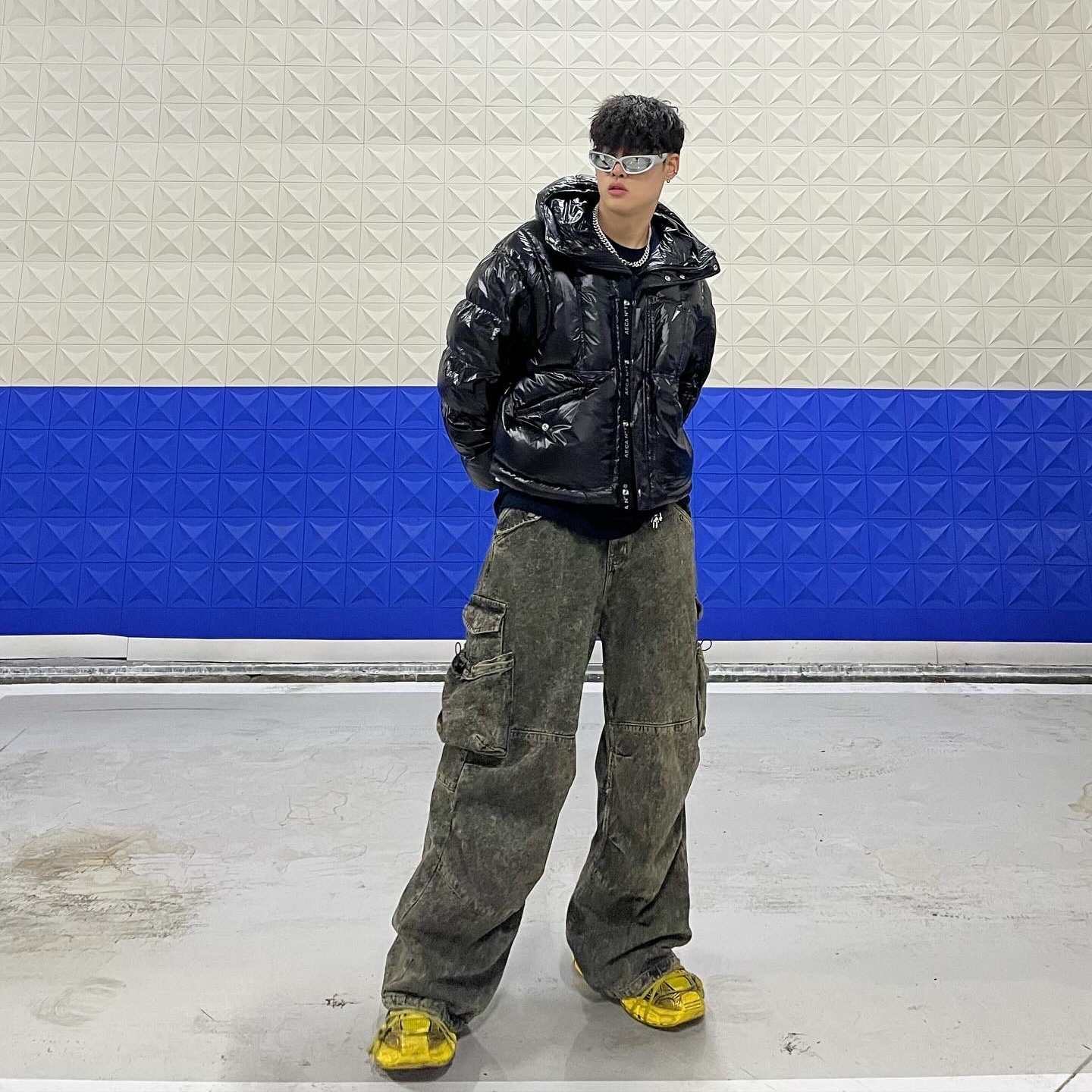 Balenciaga 3XL Sneakers Yellow Black 착용 스타일 - 3