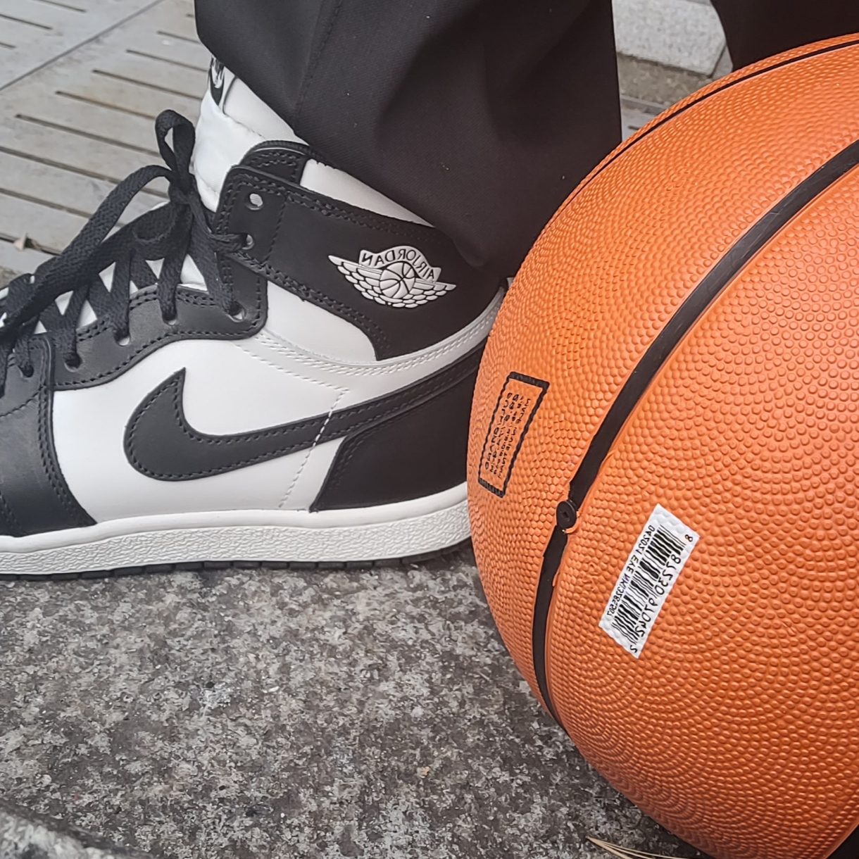 Jordan 1 High 85 Black White 착용 스타일
