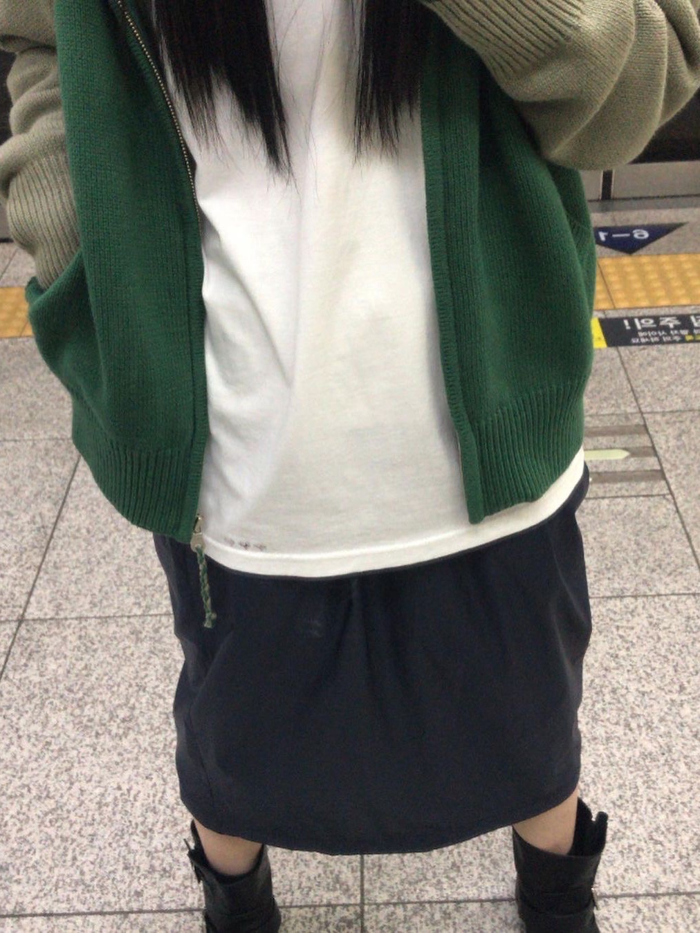 Safarispot Basic Safari Poly Skirt Navy, Safarispot Basic Safari Poly Skirt Brown 착용 스타일 - 2