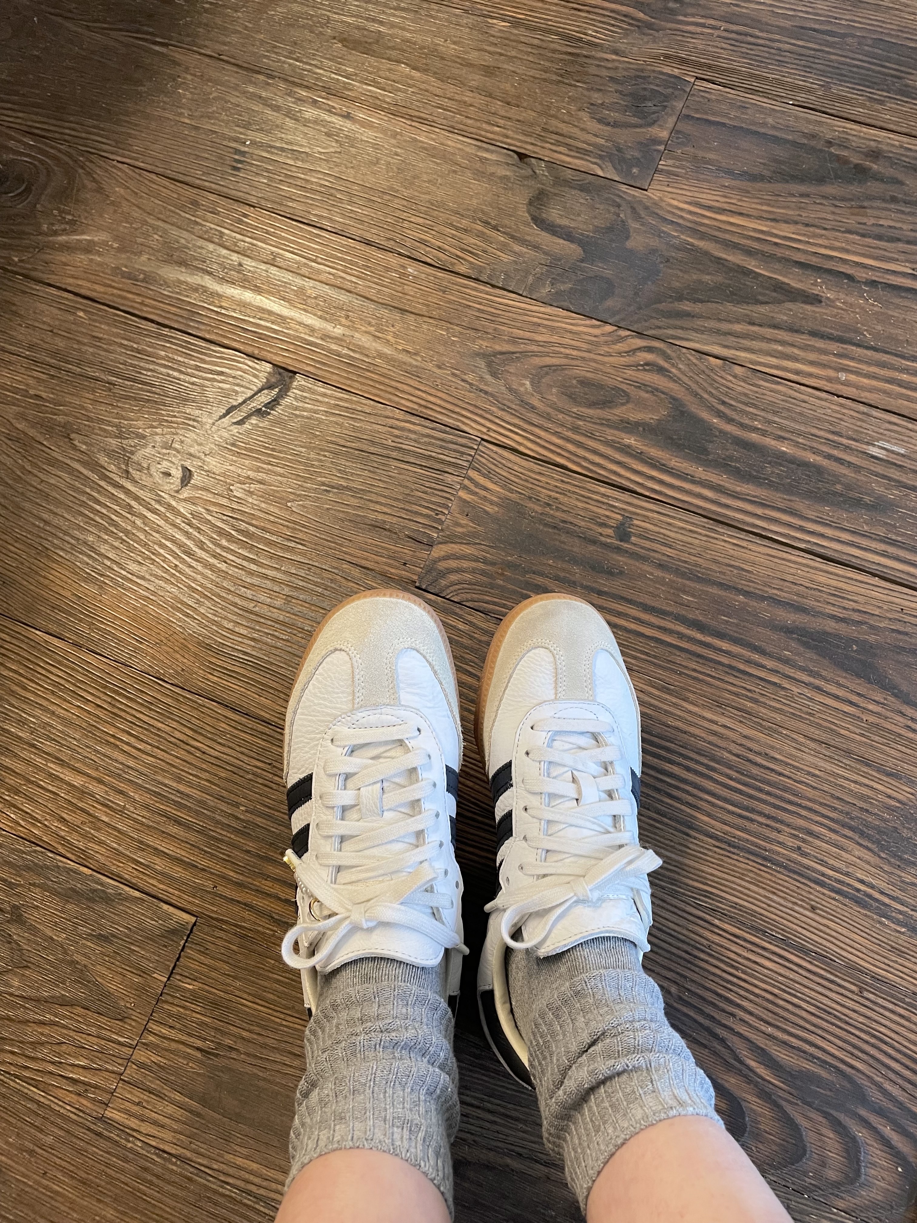 Adidas x Sporty & Rich Samba Cloud White Legend Ink 착용 스타일
