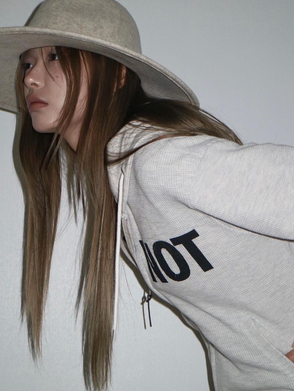Safarispot Not Army Reversible Hoodie Zipup Cream, Safarispot Not Army Reversible Hoodie Zipup Olive 착용 스타일 - 2