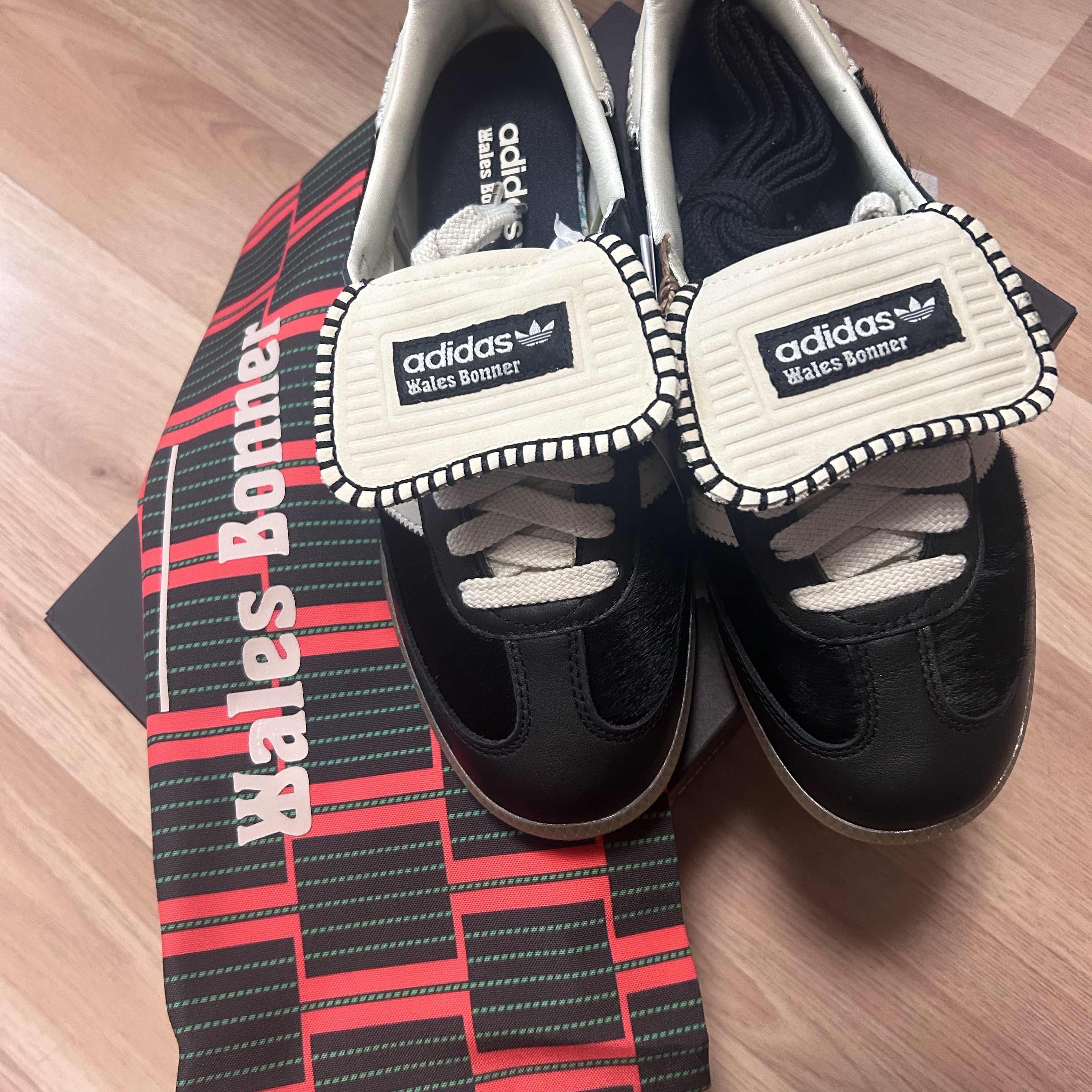 Adidas x Wales Bonner Pony Tonal Samba Core Black Cream White 착용 스타일 - 1