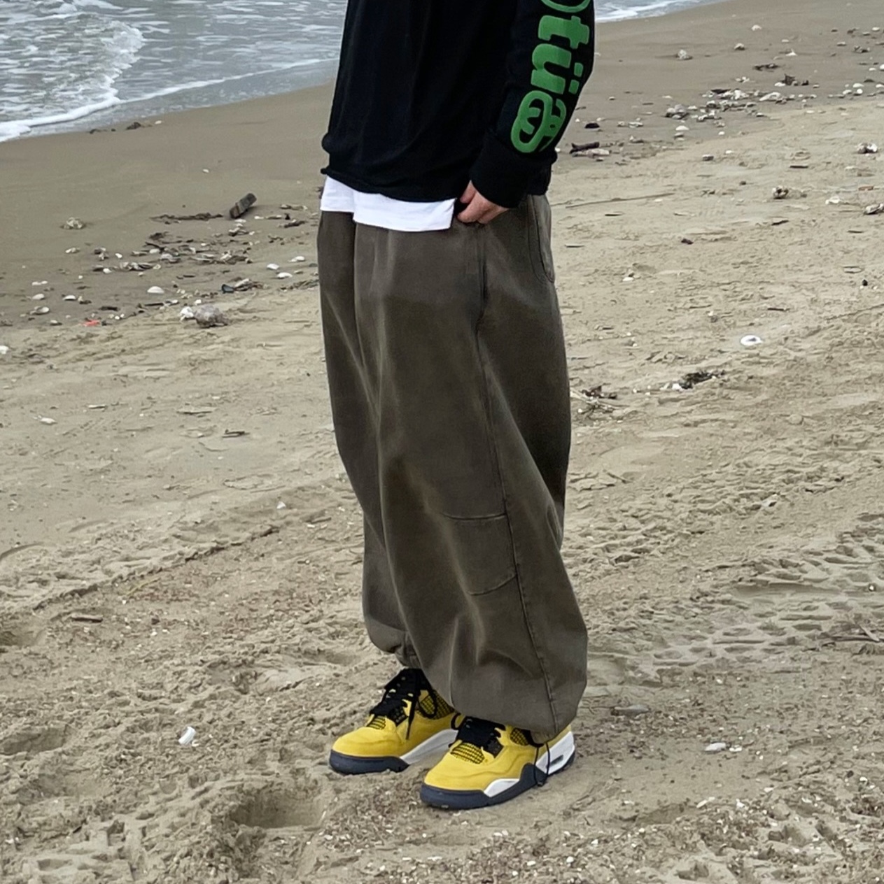 Jordan 4 Retro Tour Yellow 착용 스타일 - 4