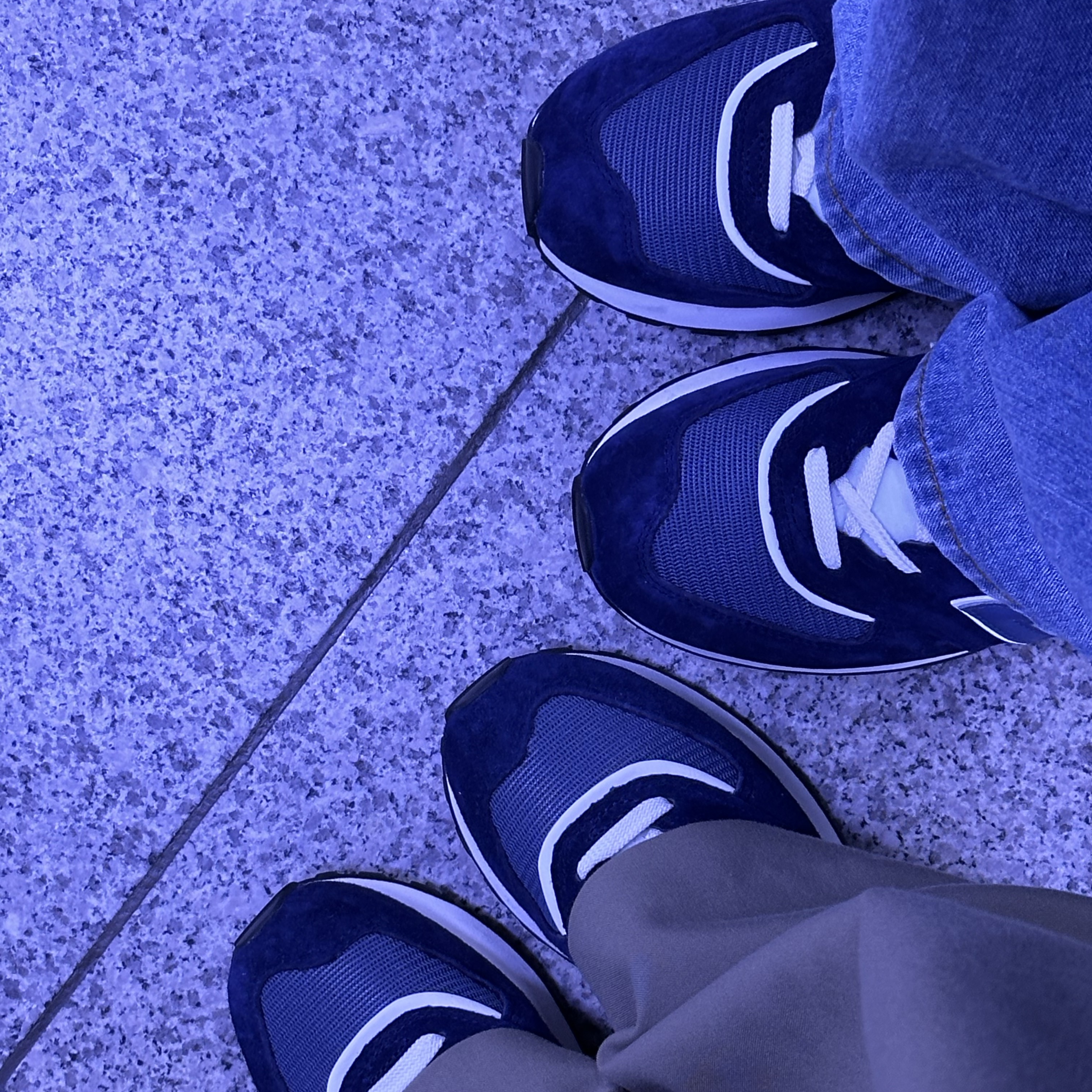New Balance 574 Legacy Navy 착용 스타일