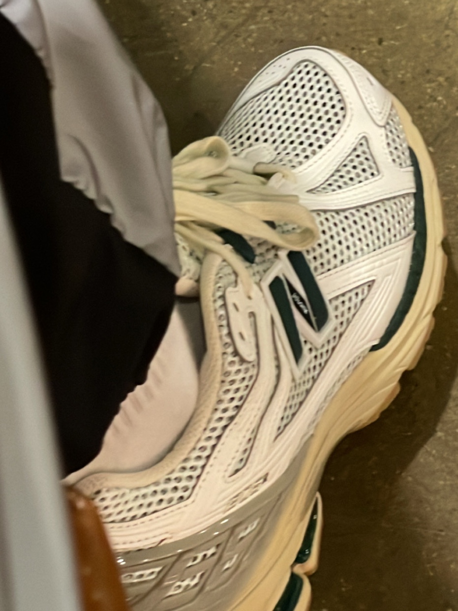 New Balance 1906R Silver Green 착용 스타일 - 2