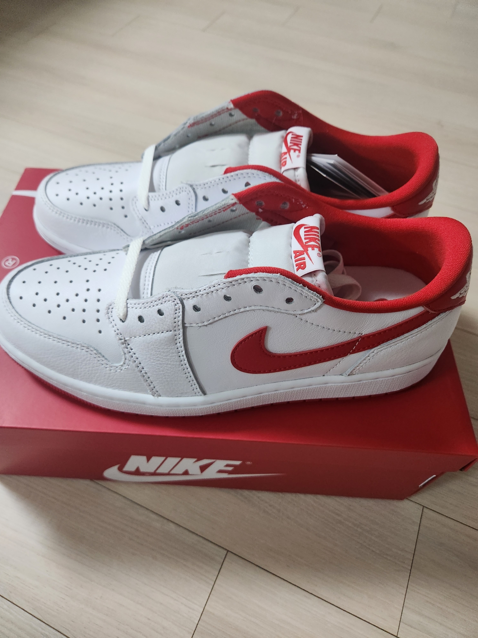 Jordan 1 Retro Low OG University Red 착용 스타일 - 2