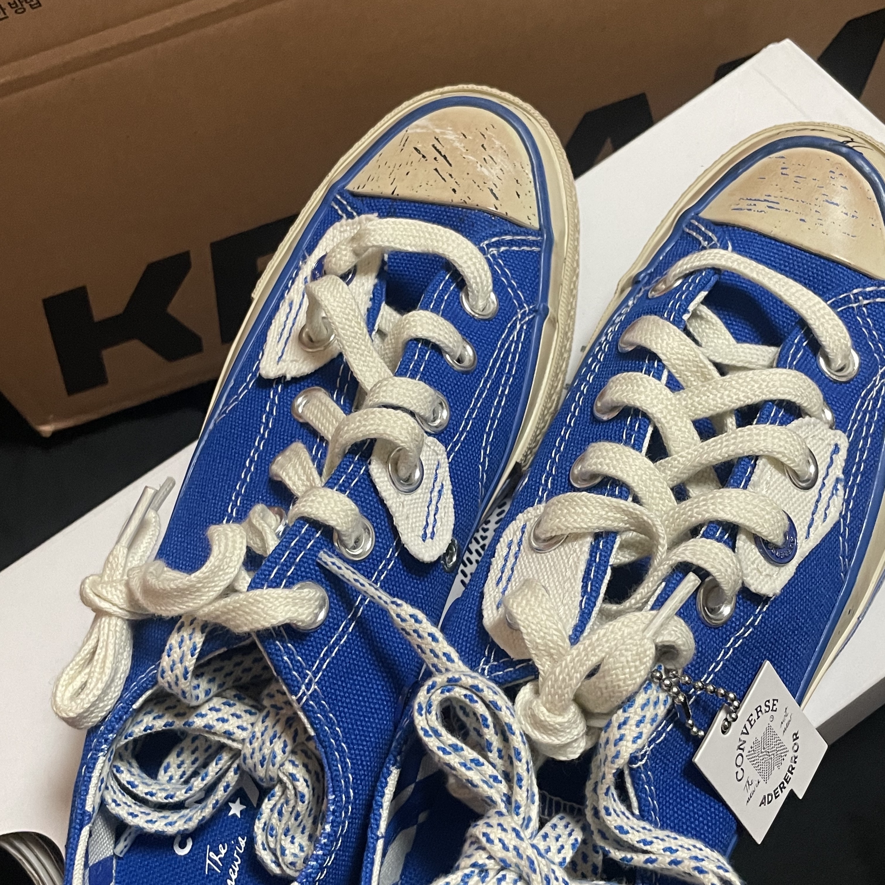 Converse x Ader Error Chuck 70 Ox Imperial Blue 착용 스타일