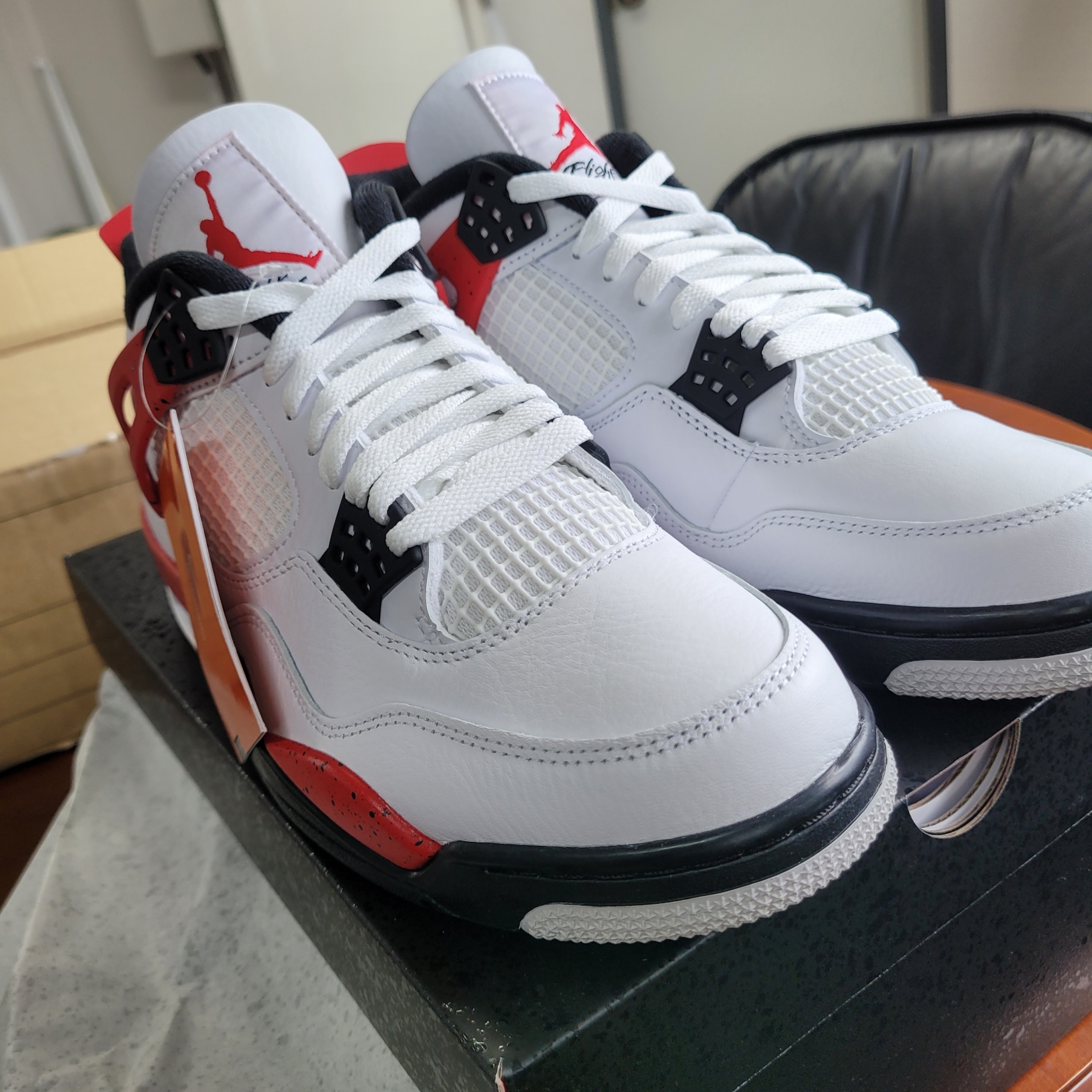 Jordan 4 Retro Red Cement 착용 스타일 - 1