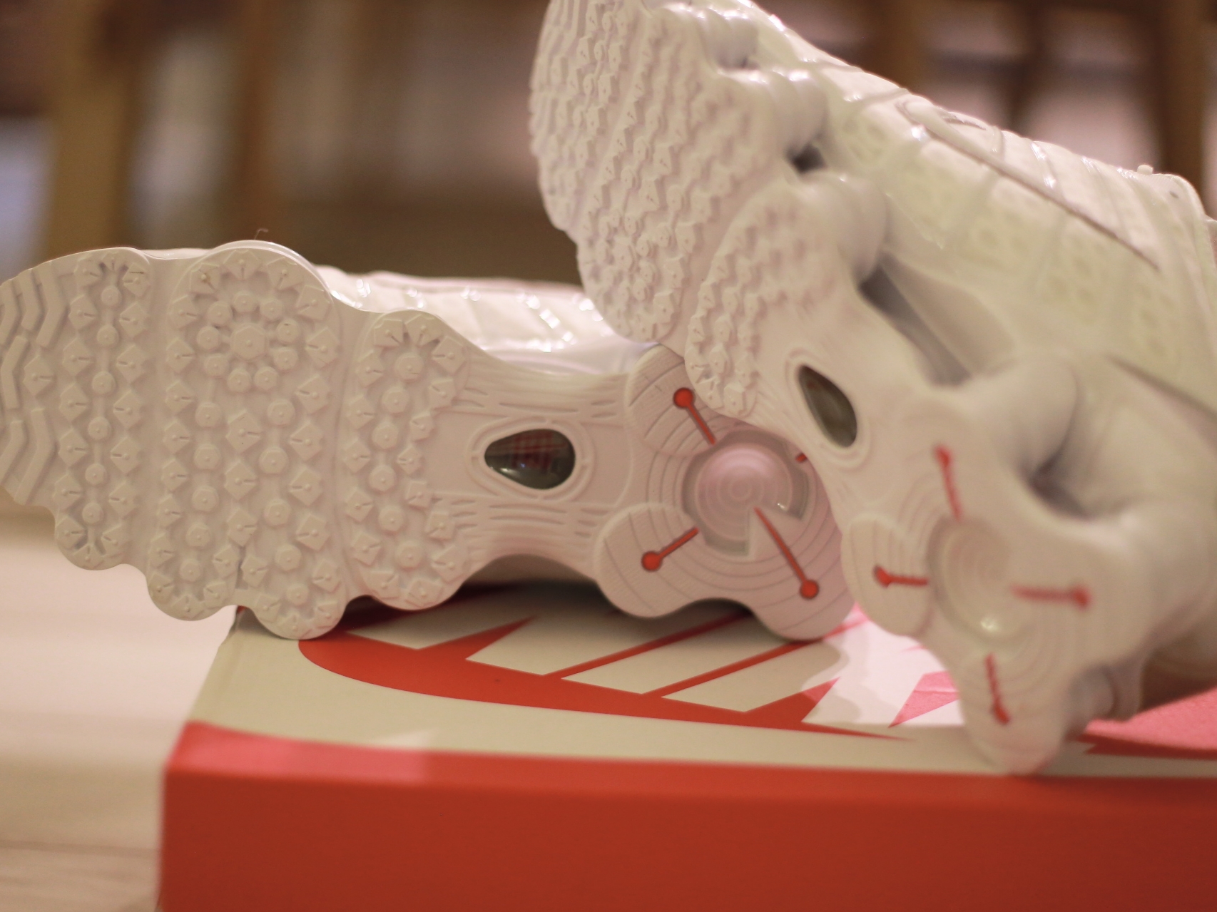 (W) Nike Shox TL White and Max Orange 착용 스타일 - 5
