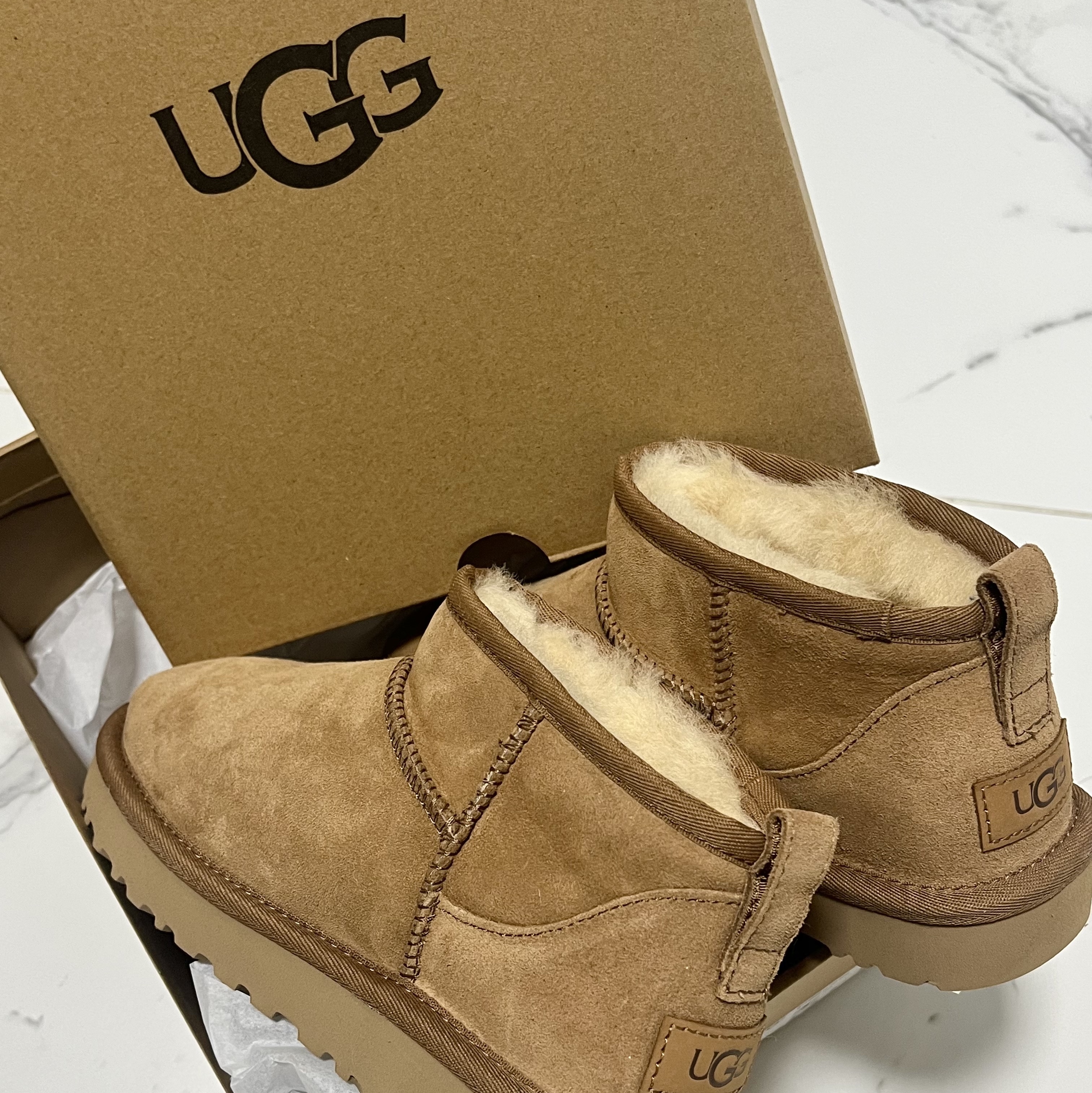 (W) UGG Classic Ultra Mini Boots Chestnut 착용 스타일