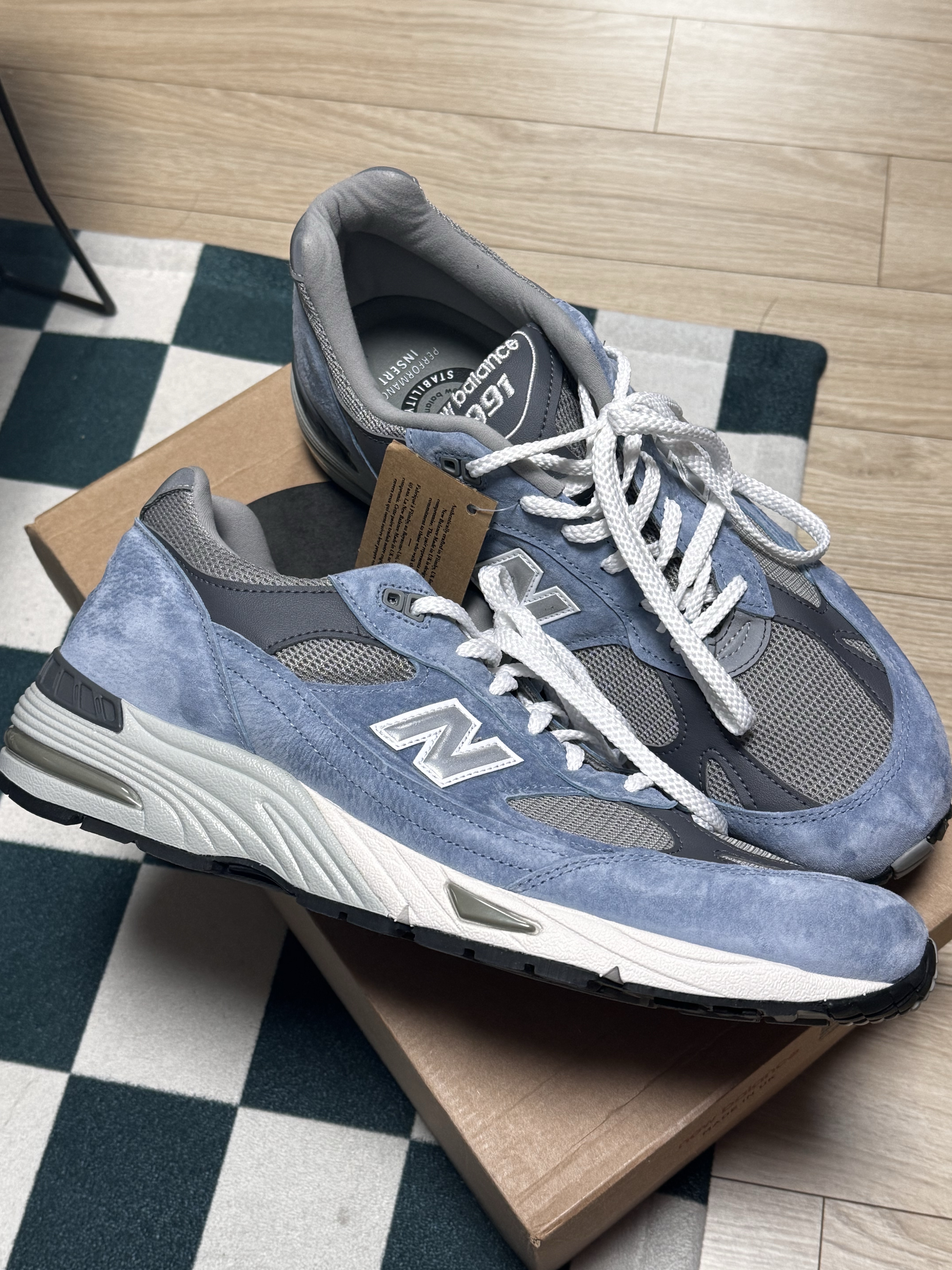 New Balance 991 Made in UK Dusty Blue 착용 스타일