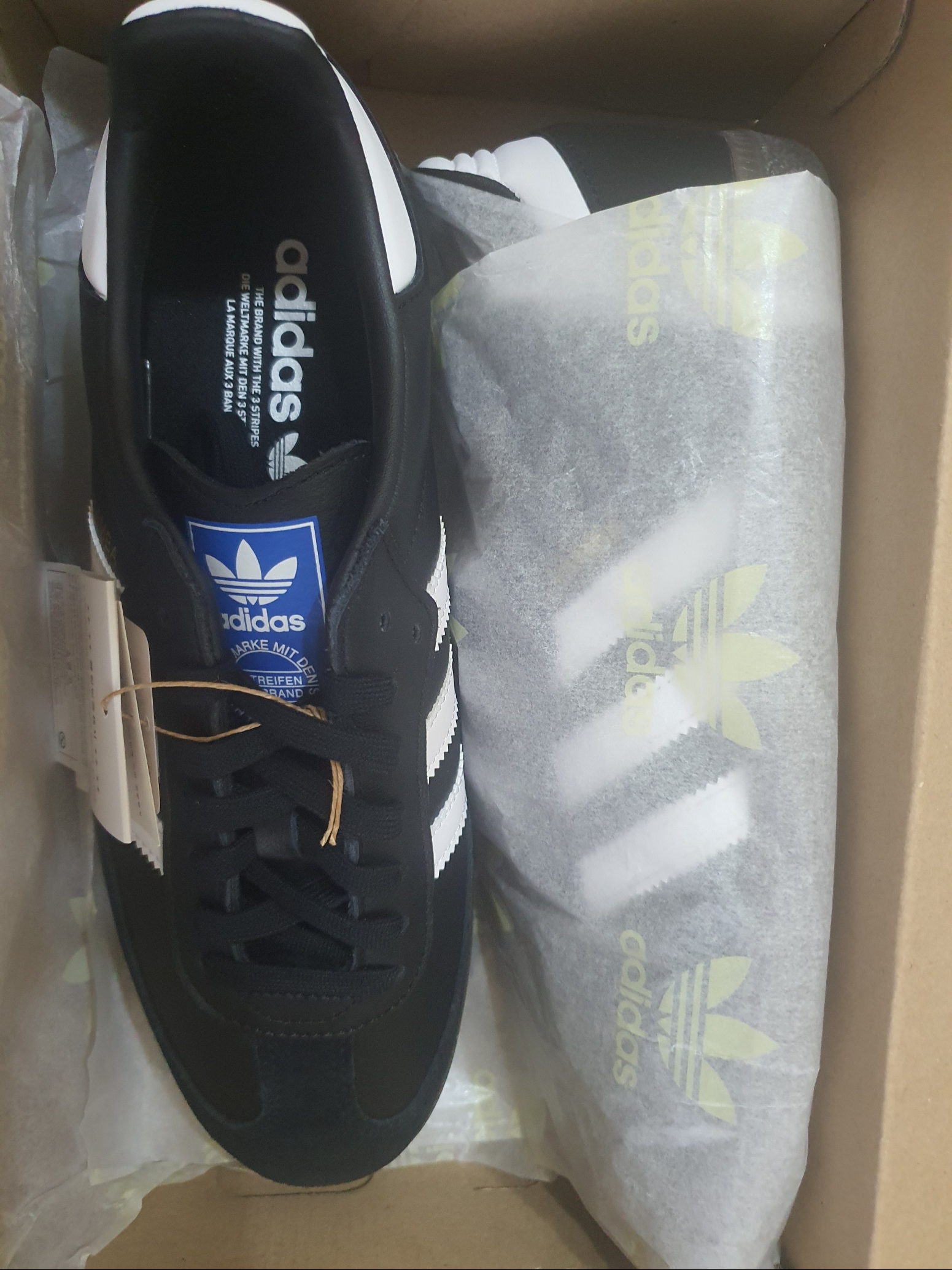 Adidas Samba OG Black White Gum 착용 스타일