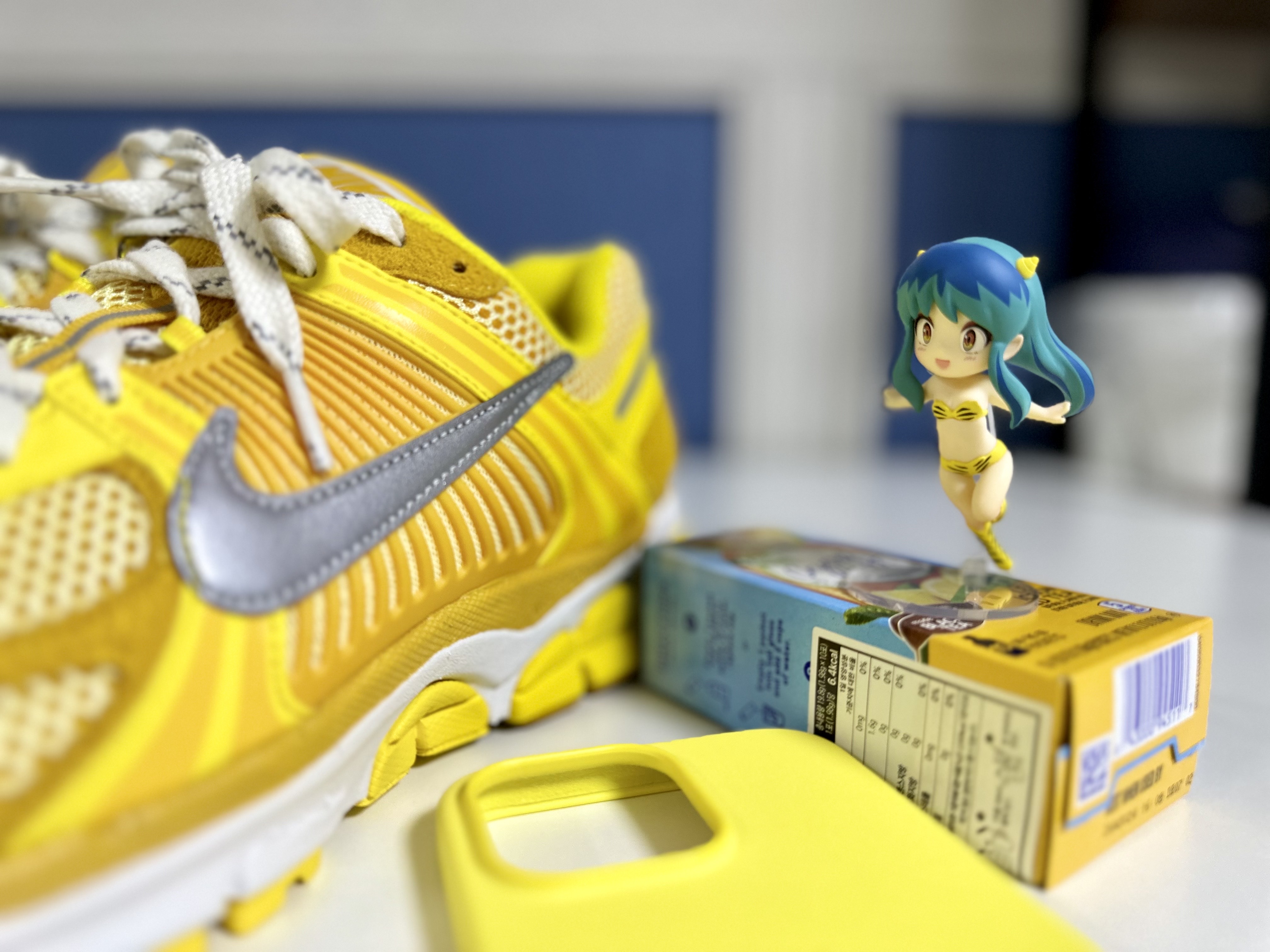 Nike Zoom Vomero 5 Yellow Ochre 착용 스타일 - 2
