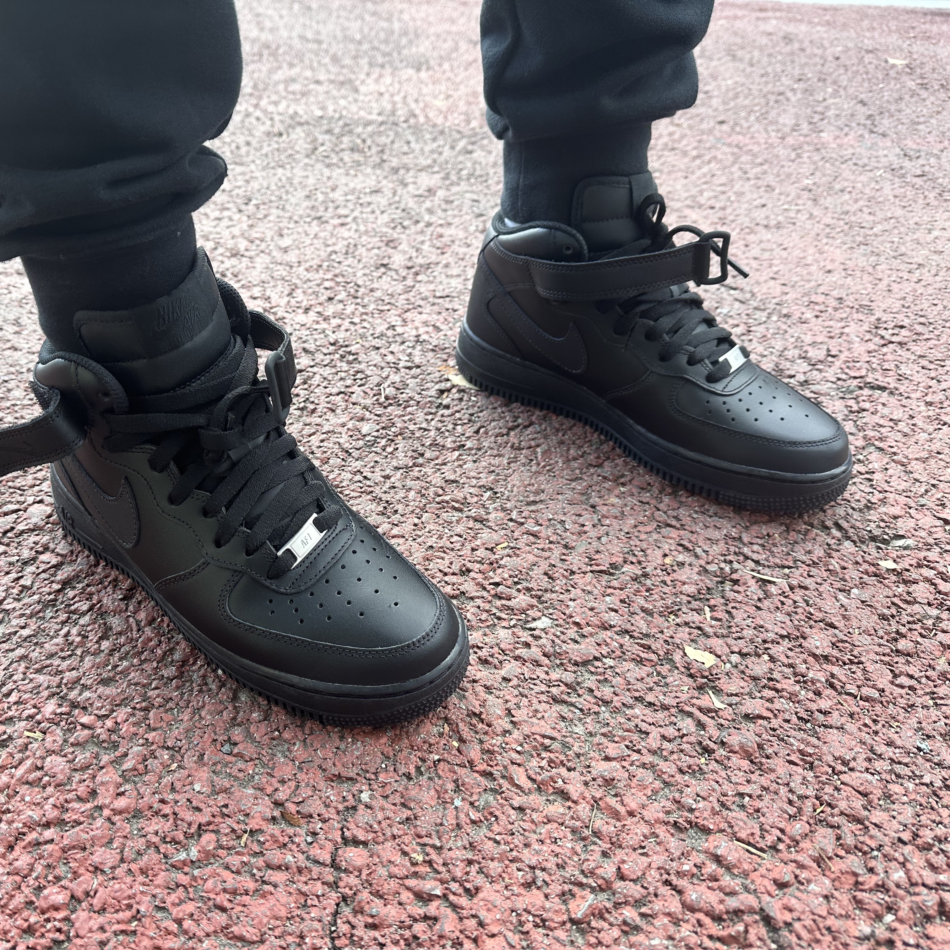 Nike Air Force 1 Mid '07 Black 착용 스타일