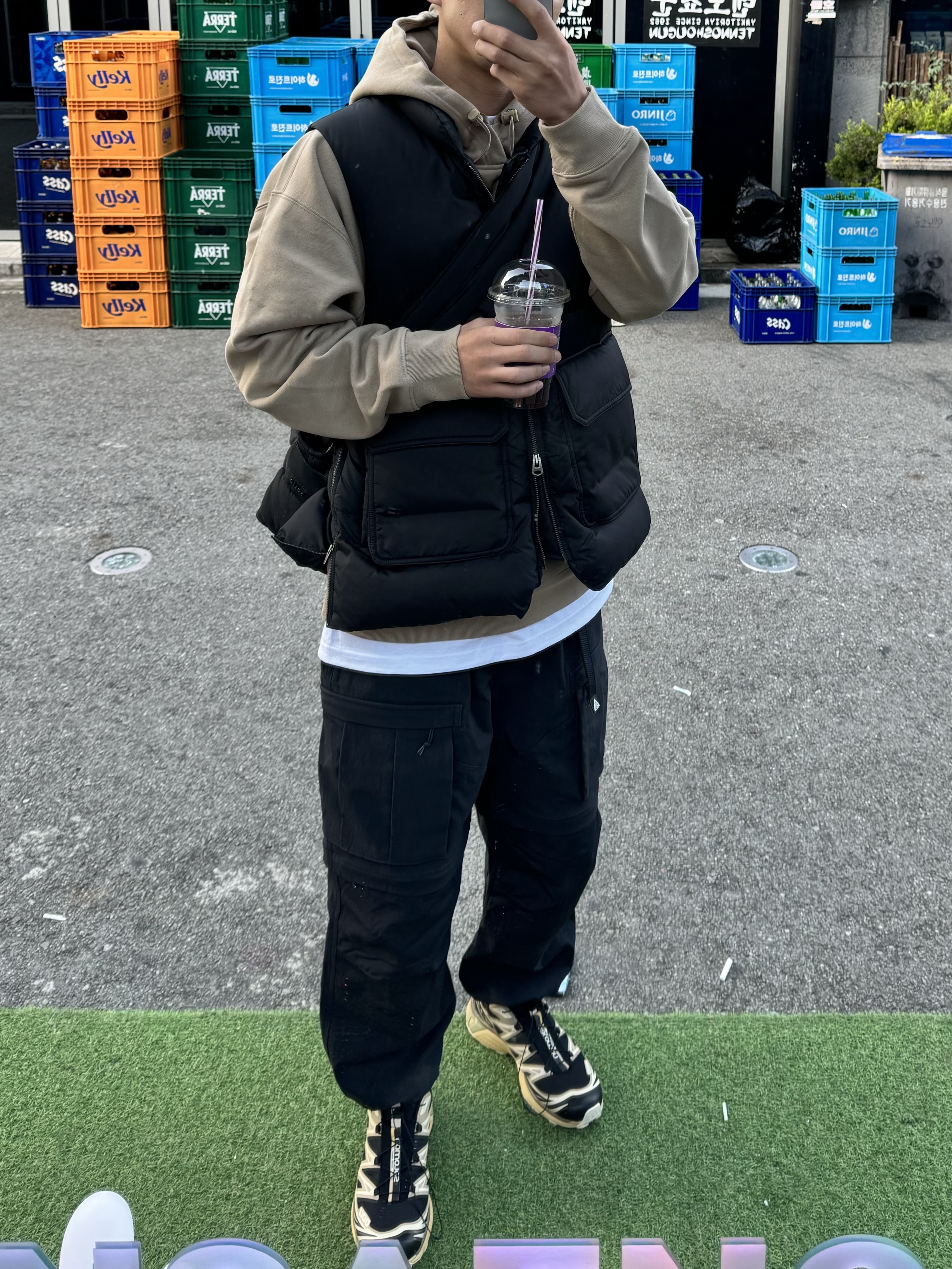 Nike ACG Therma-Fit Fleece Pullover Hoodie Khaki - Asia, Salomon x END. XT-6 Dark Truffle 착용 스타일
