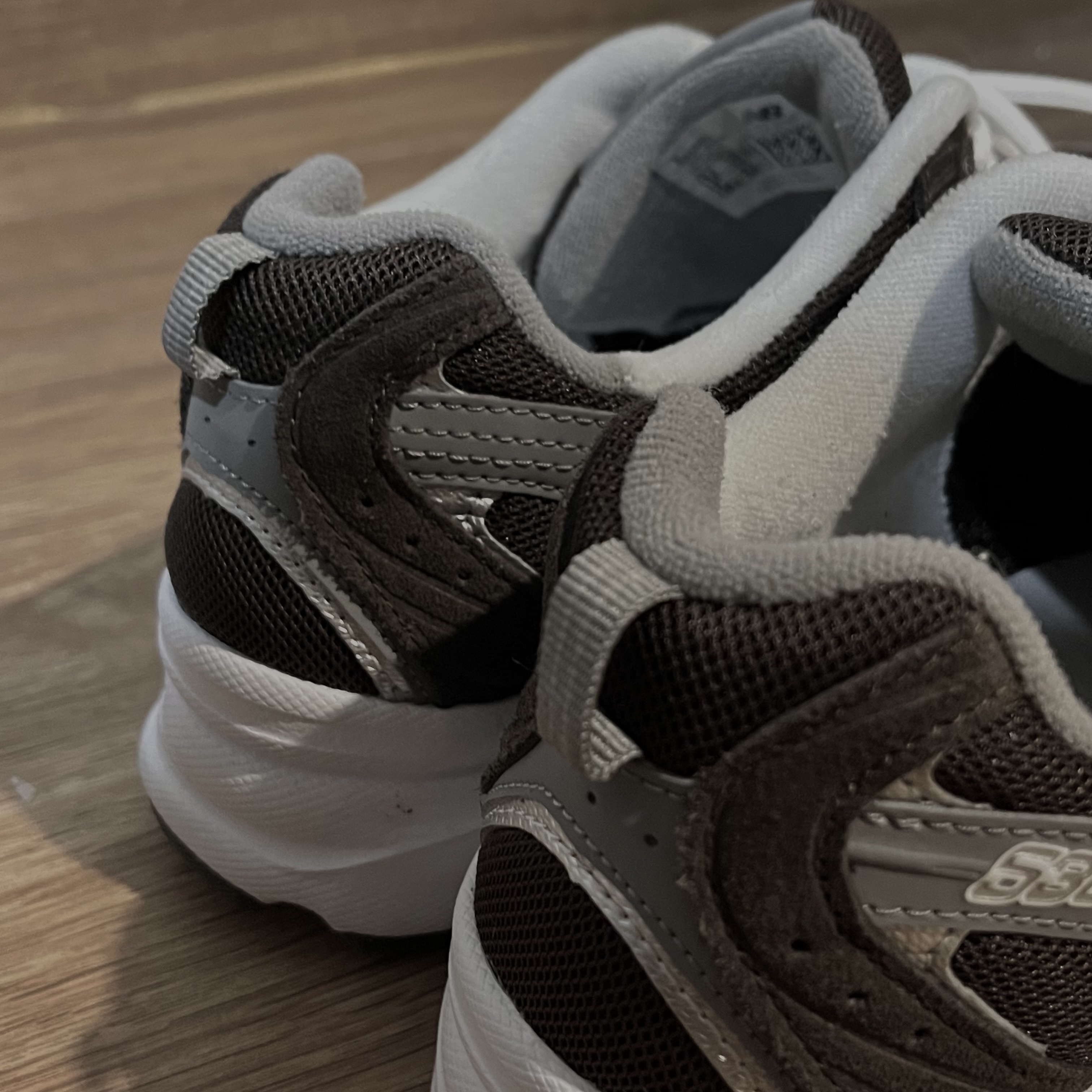 New Balance 530 Rich Earth 착용 스타일 - 2