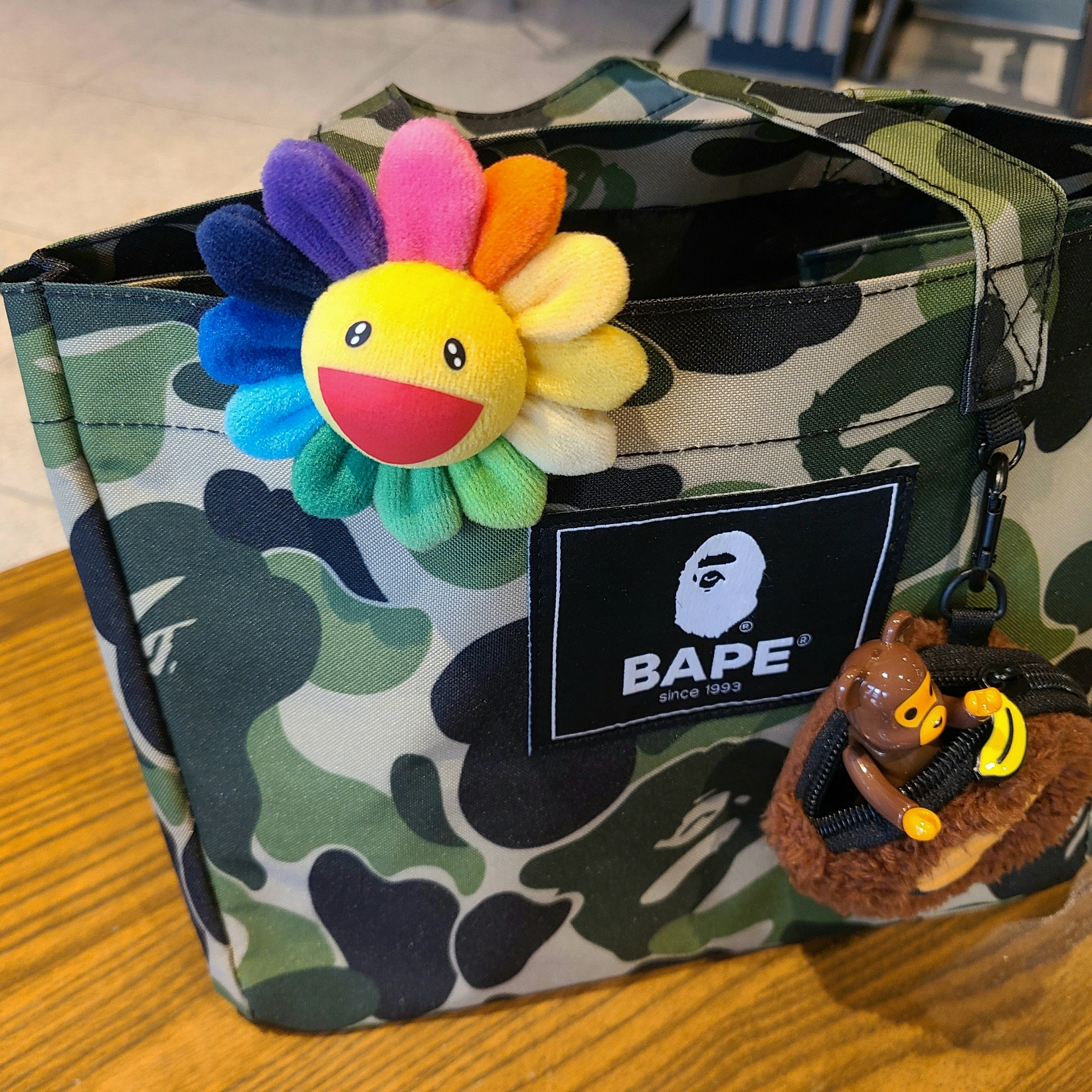 Bearbrick x BAPE Baby Milo and Banana 100% & 400% Set 착용 스타일