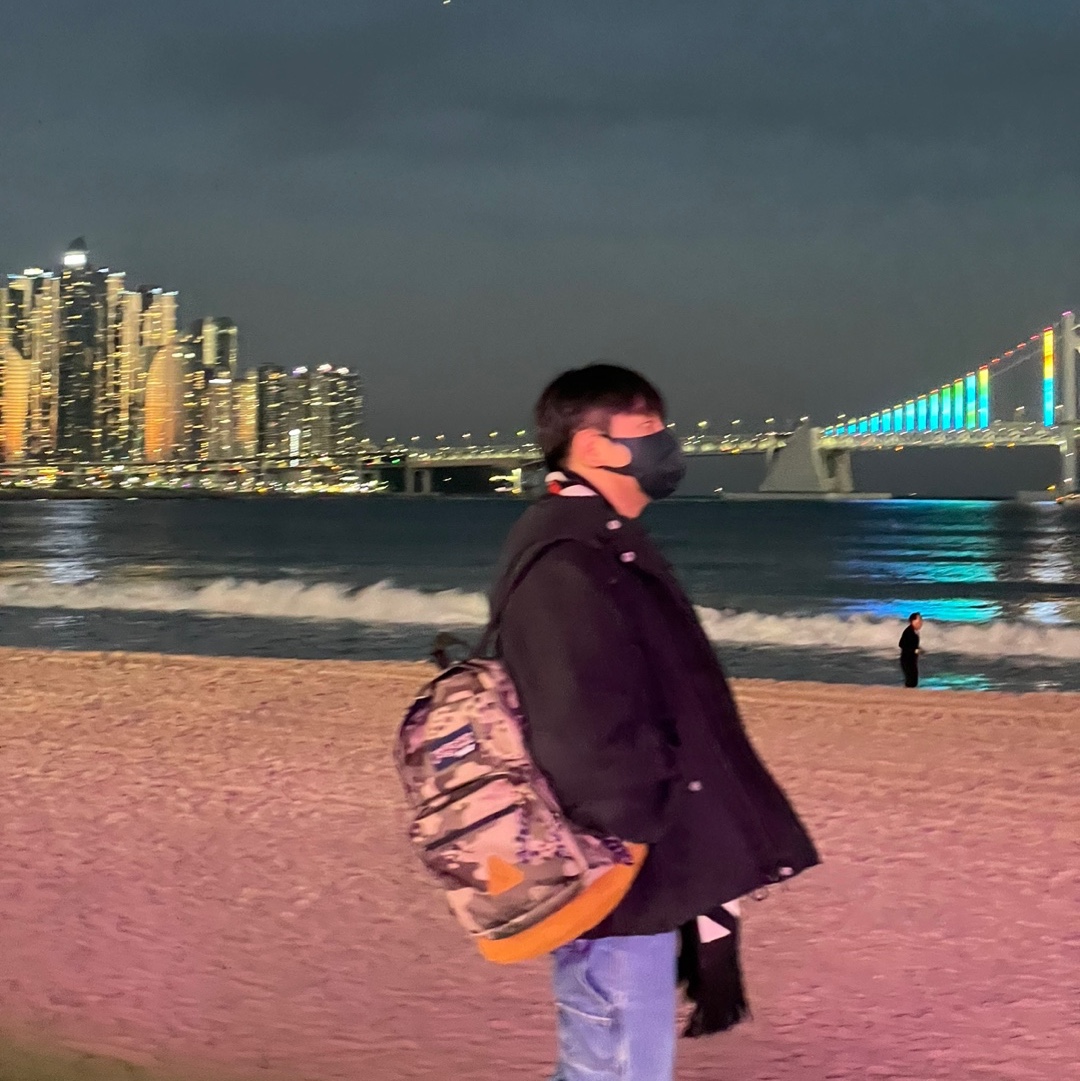Palace x Jansport Right Pack Desert Tactics - 23FW 착용 스타일 - 2
