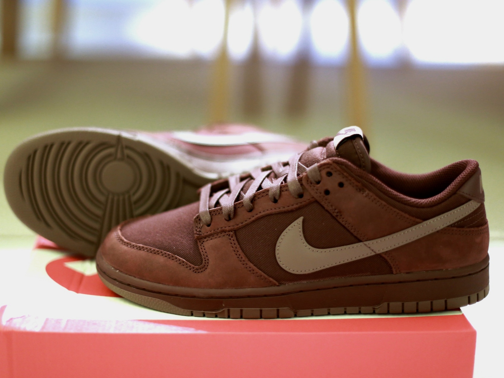 Nike Dunk Low PRM Burgundy Crush 착용 스타일 - 4