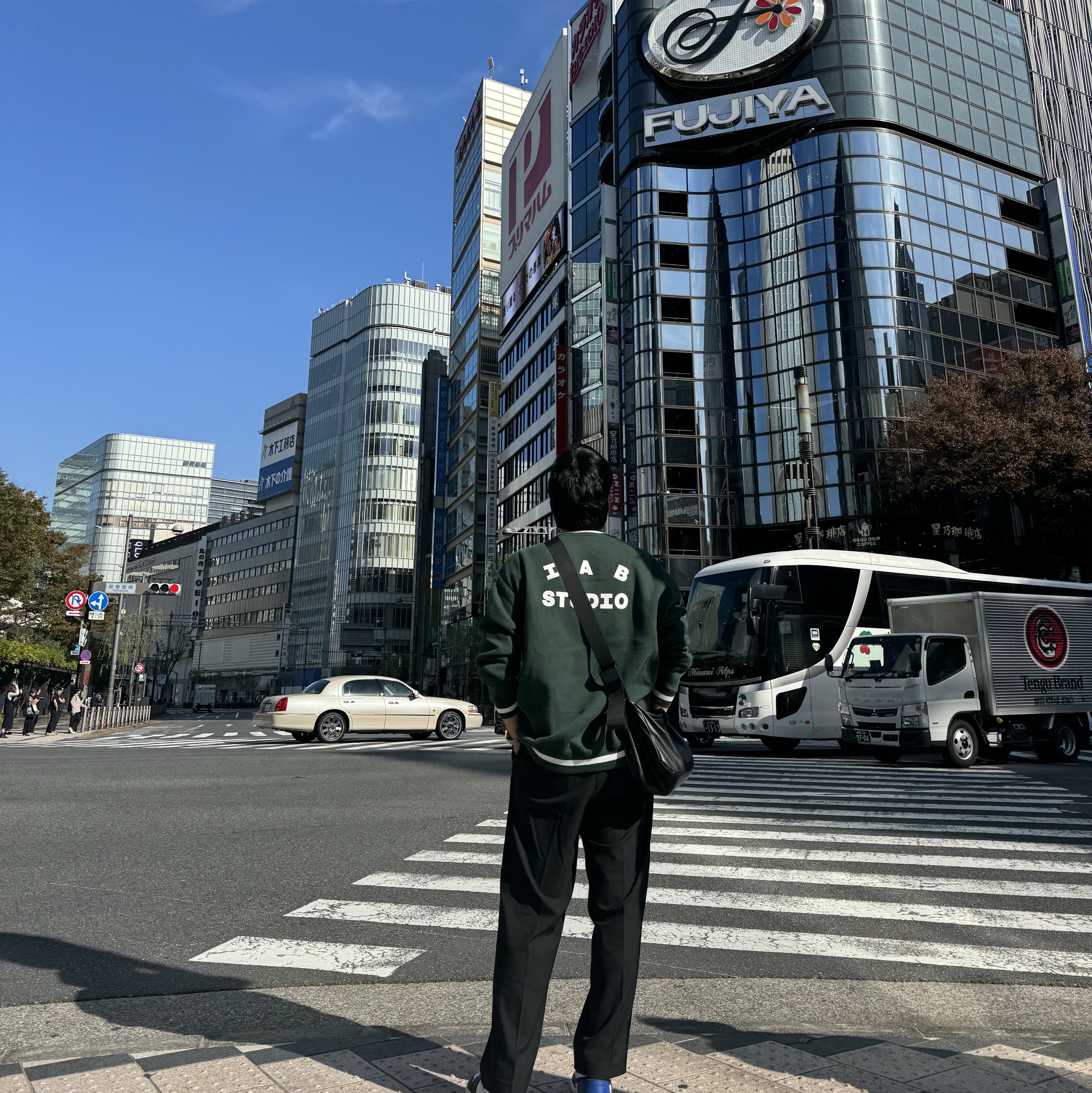 IAB Studio x Yonex Sweatshirt Green 착용 스타일