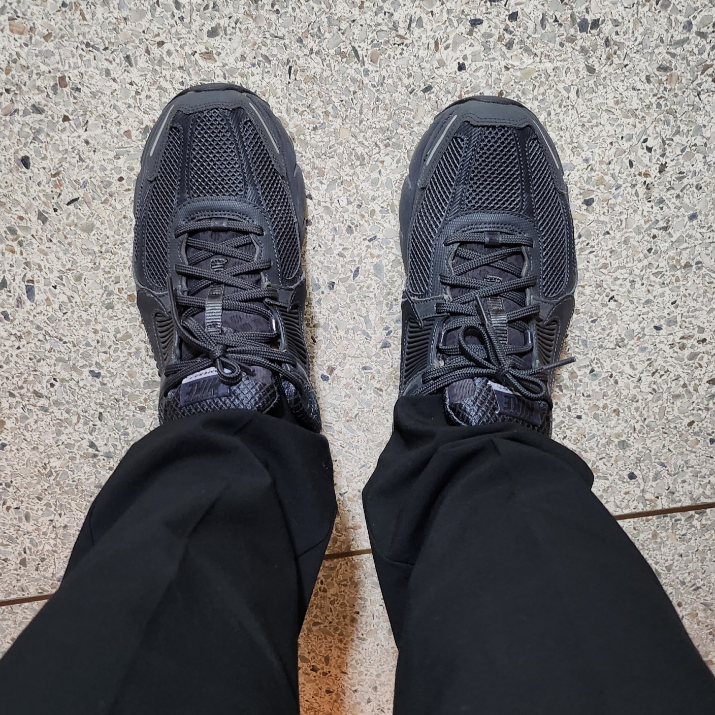 Nike Zoom Vomero 5 SP Anthracite 2023 착용 스타일