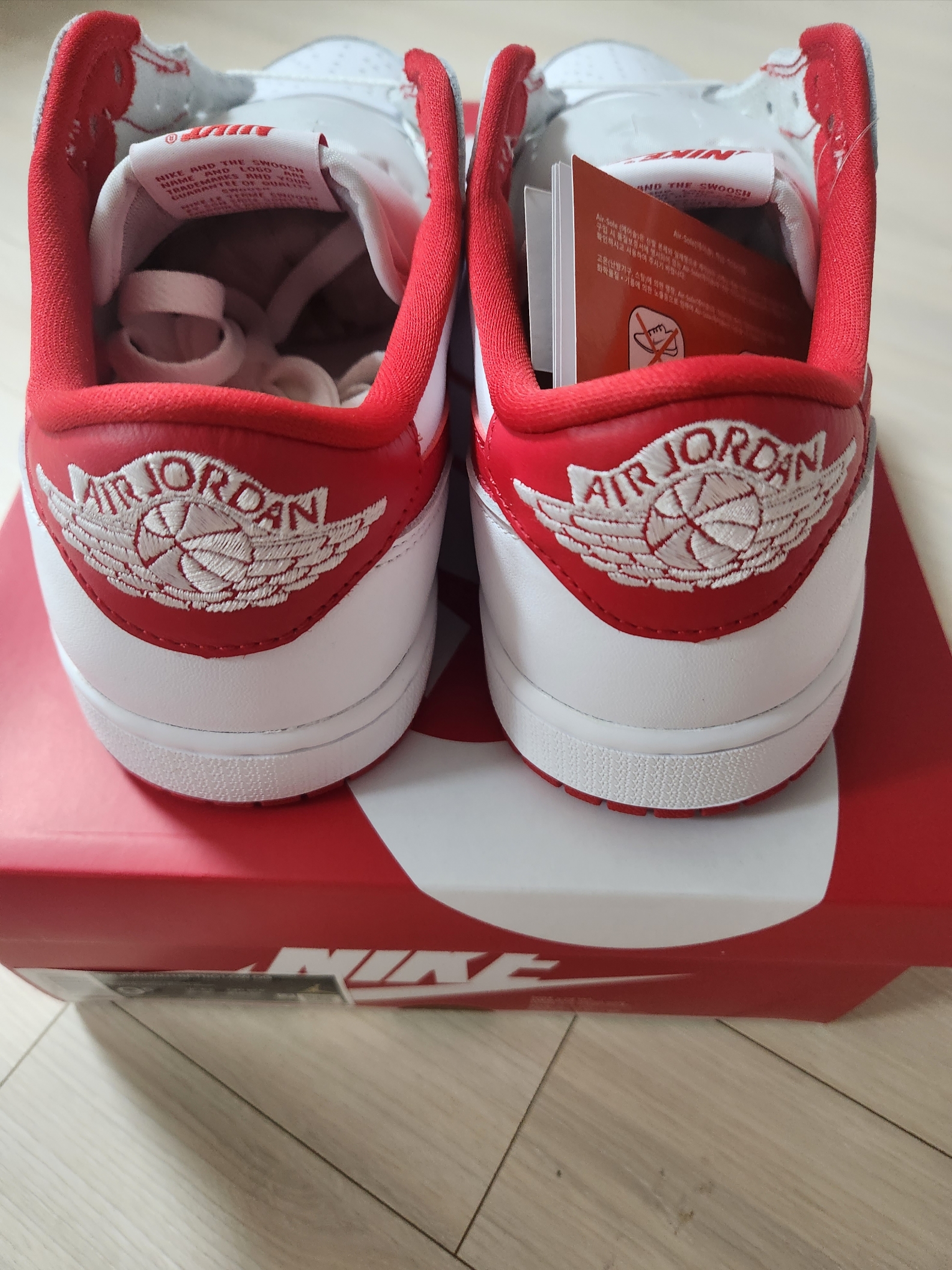 Jordan 1 Retro Low OG University Red 착용 스타일 - 3