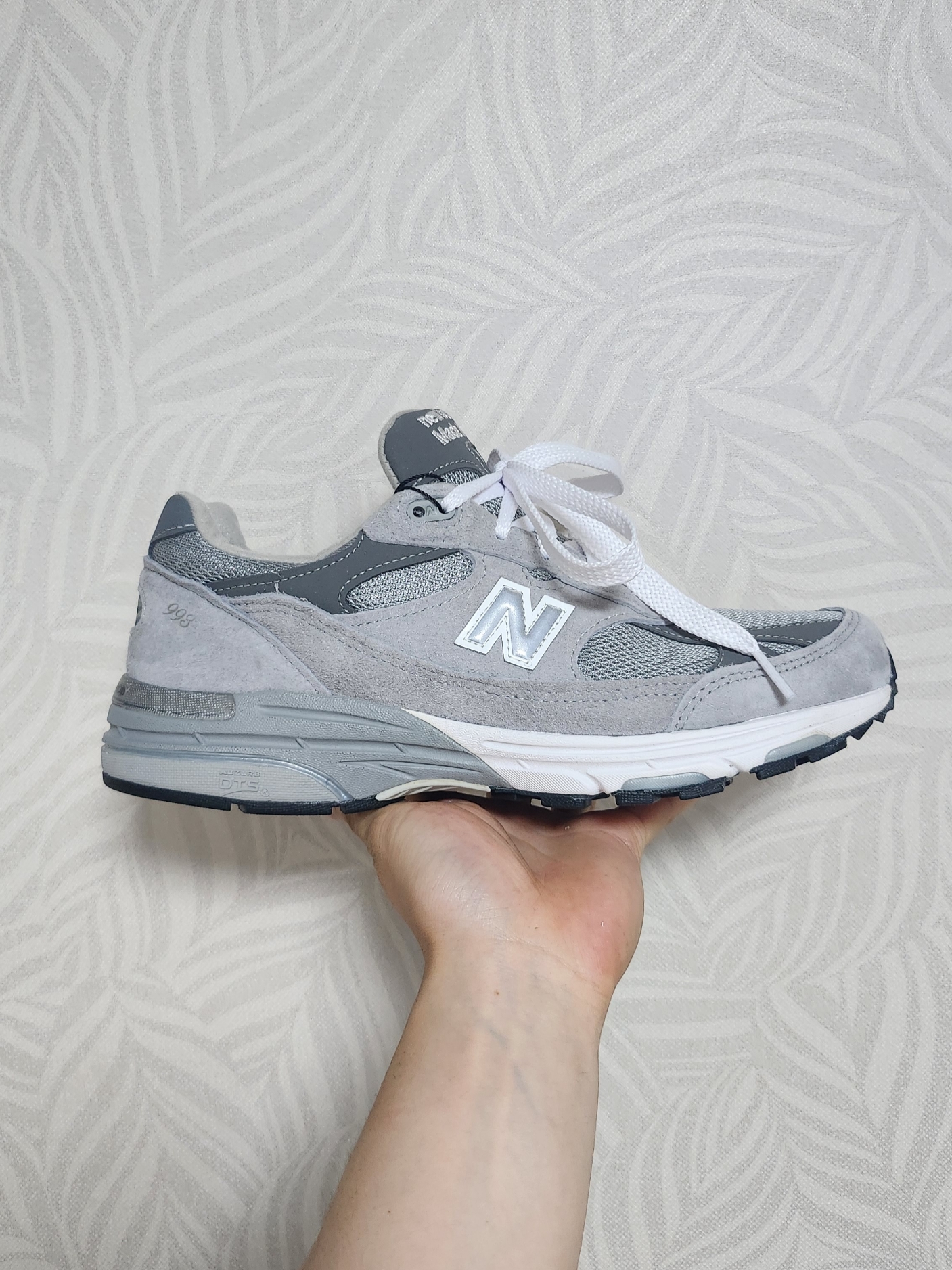 (W) New Balance 993 Made in USA Grey - B Standard 착용 스타일 - 2