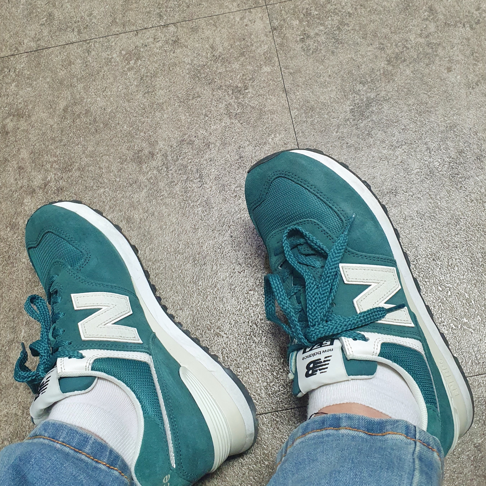 New Balance 574 Classics Reimagined Green 착용 스타일