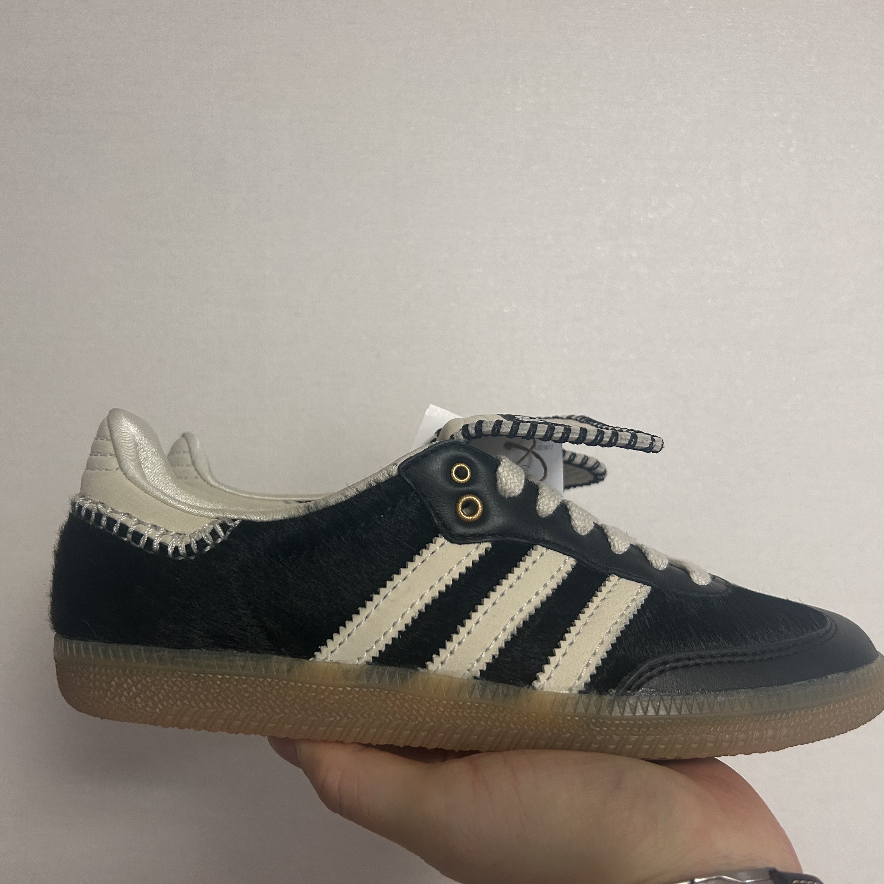 Adidas x Wales Bonner Pony Tonal Samba Core Black Cream White 착용 스타일 - 3