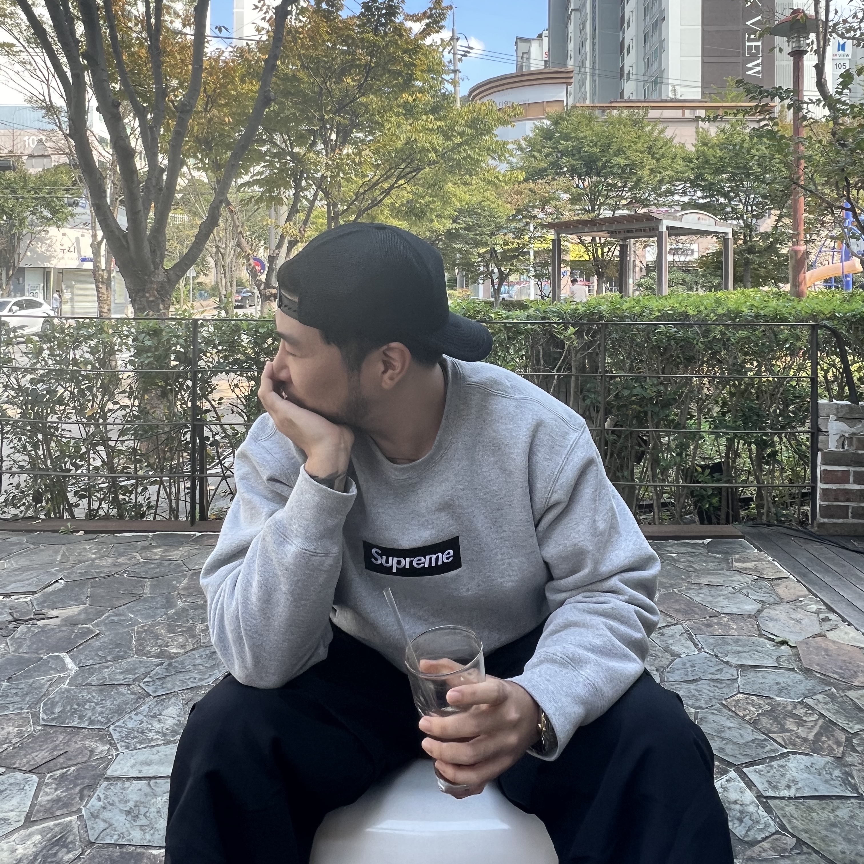Supreme Box Logo Crewneck Heather Grey - 22FW, Nike ACG Smith Summit Cargo Pants Black - Asia 착용 스타일