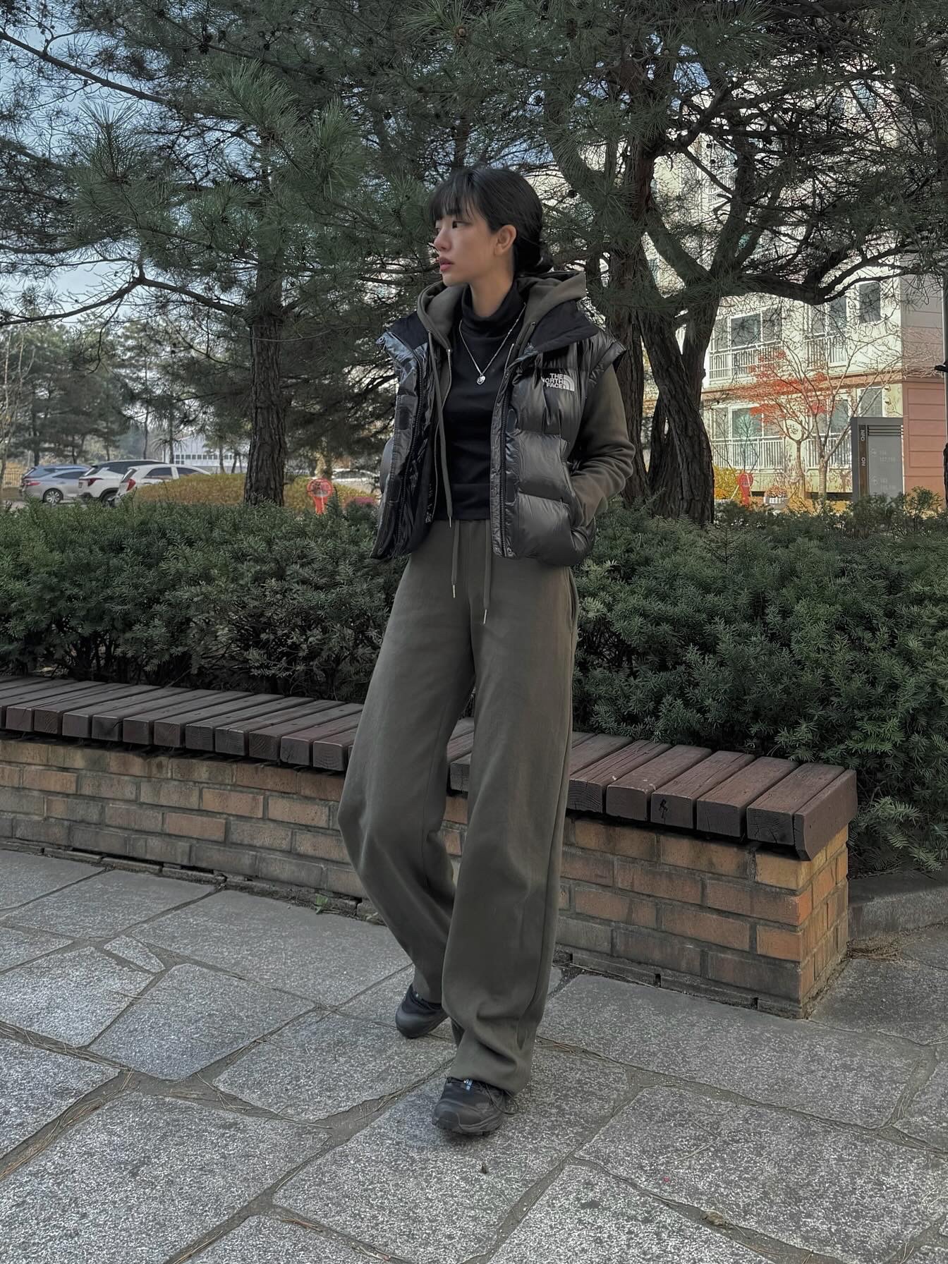 Salomon XT-6 ADV Black, (W) The North Face White Label Glossy Detachable Down Jacket Black 착용 스타일