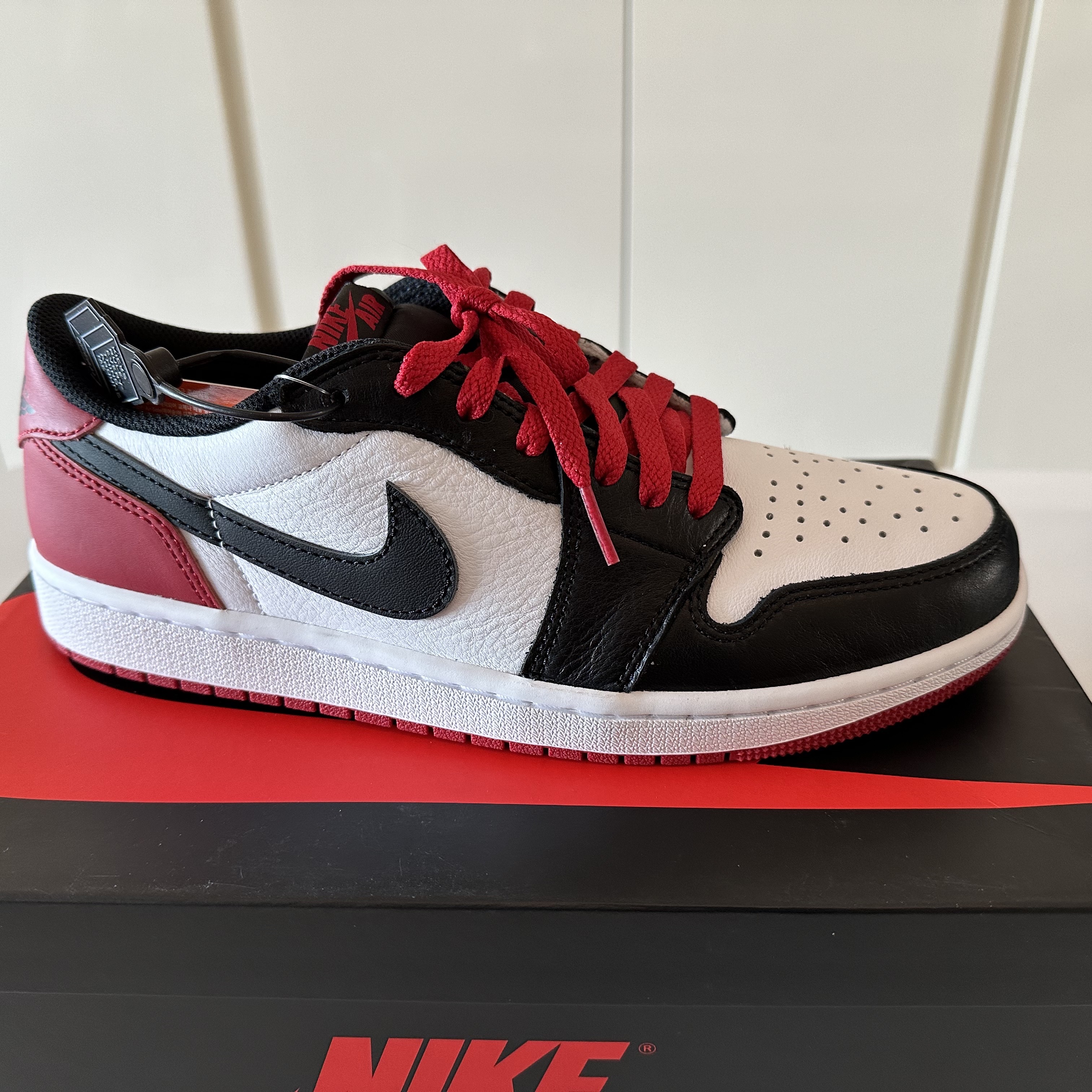 Jordan 1 Retro Low OG Black Toe 착용 스타일 - 1