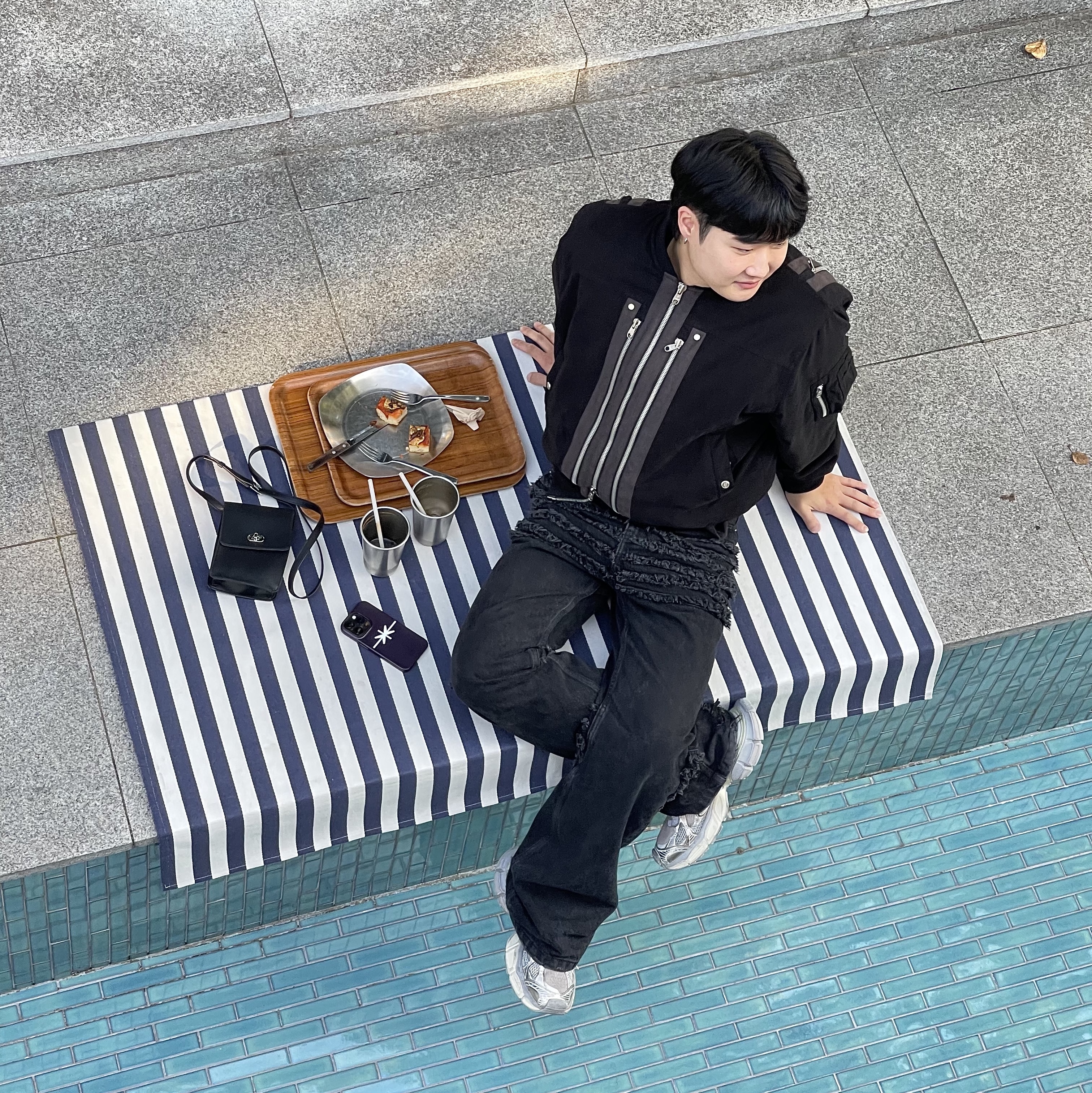 Undermycar Rumlow Back Zip Cotton Garment Bomber Dark Gull - 22FW, Balenciaga 3XL Sneakers Light Beige 착용 스타일 - 2