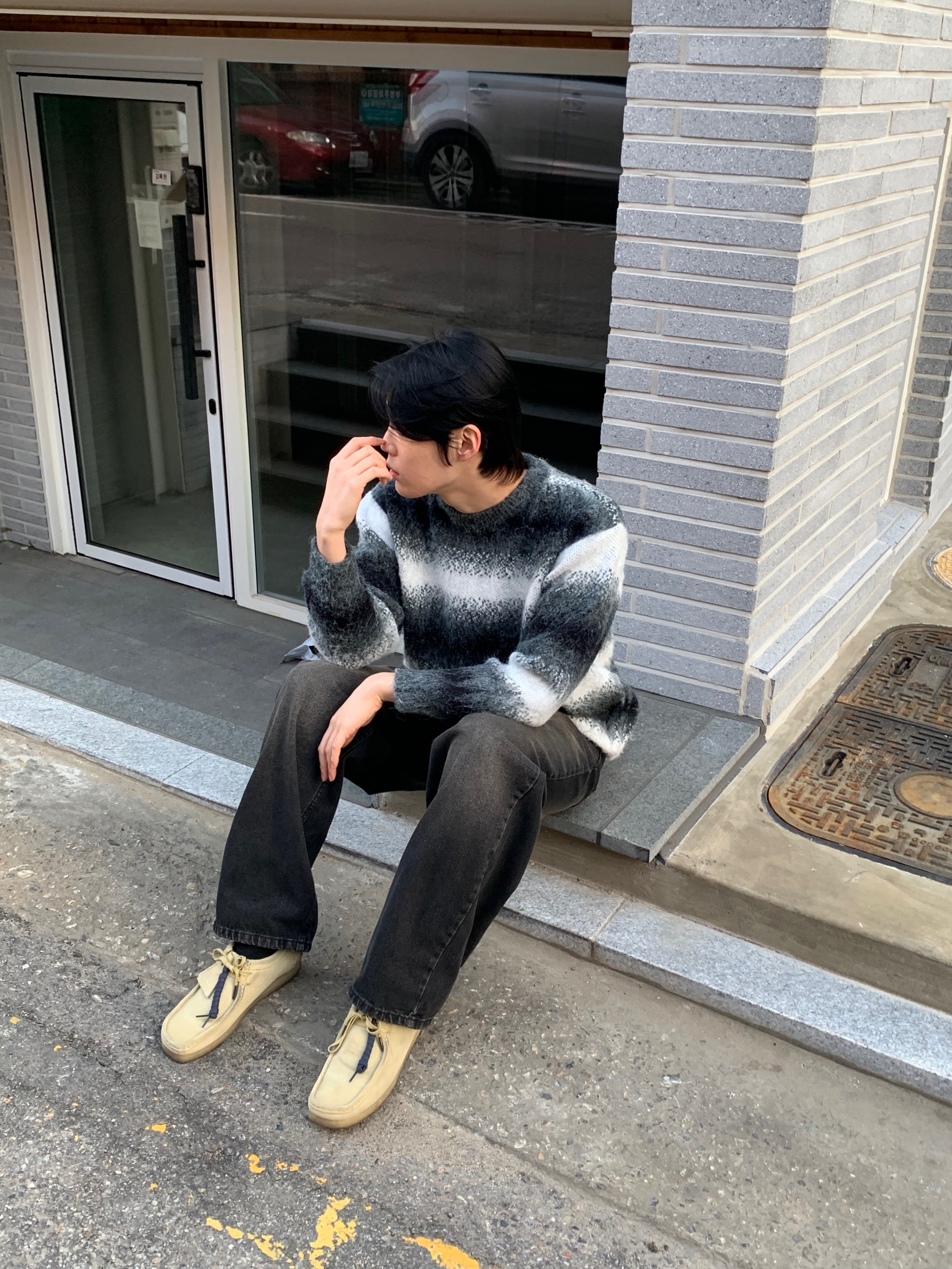 Clarks Wallabee Maple Suede 착용 스타일 - 1