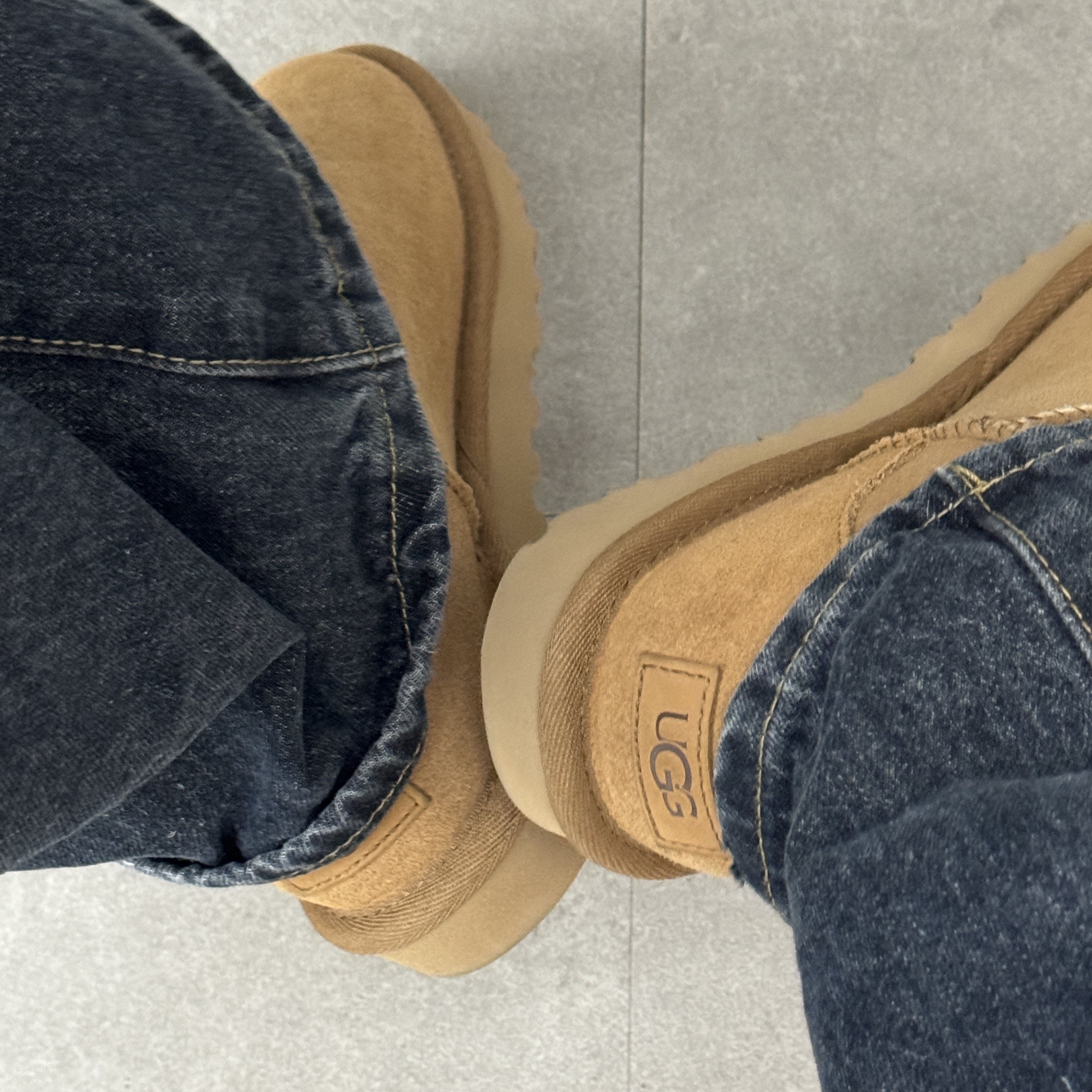 (W) UGG Classic Ultra Mini Boots Chestnut 착용 스타일