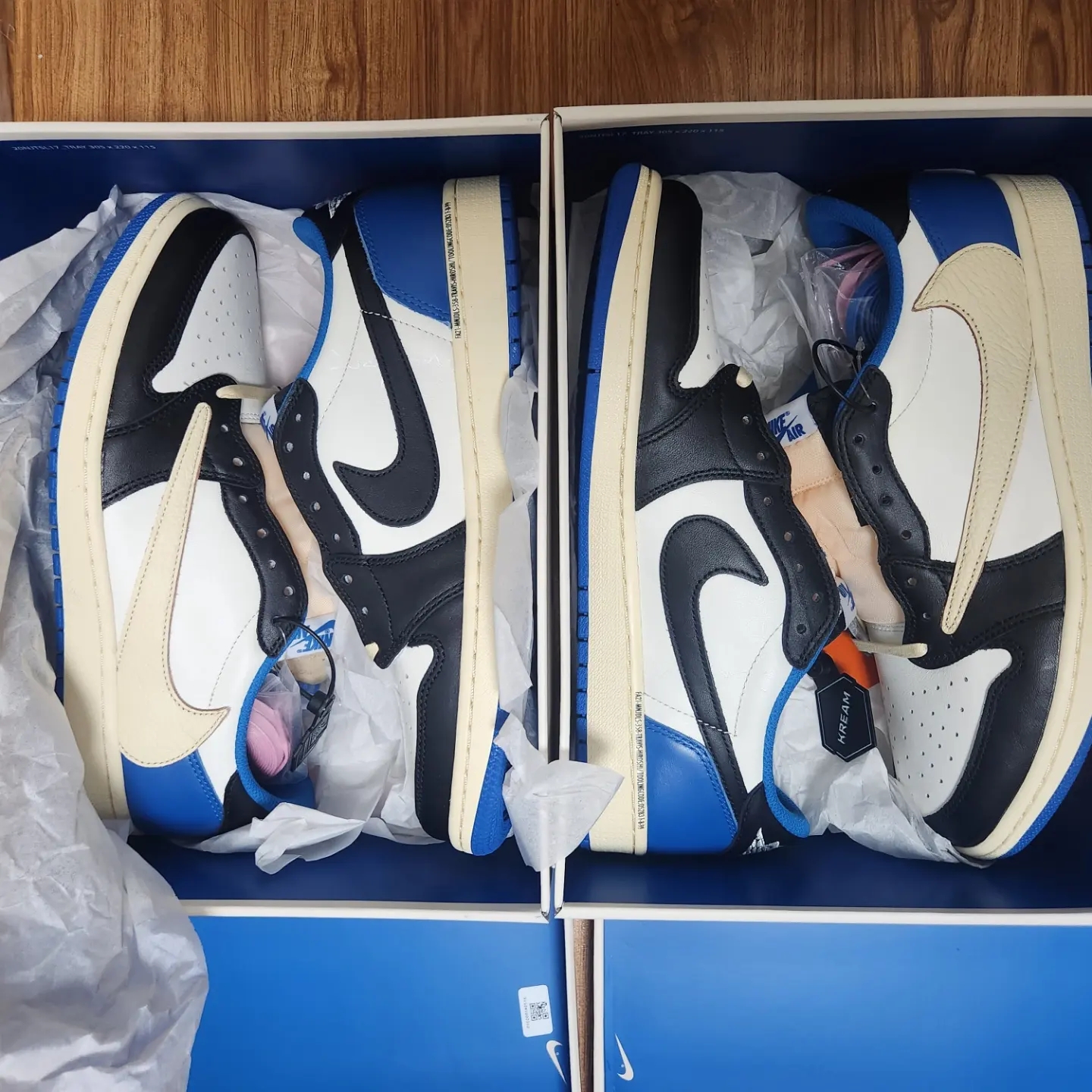 Jordan 1 x Travis Scott x Fragment Retro Low OG SP Military Blue 착용 스타일 - 2