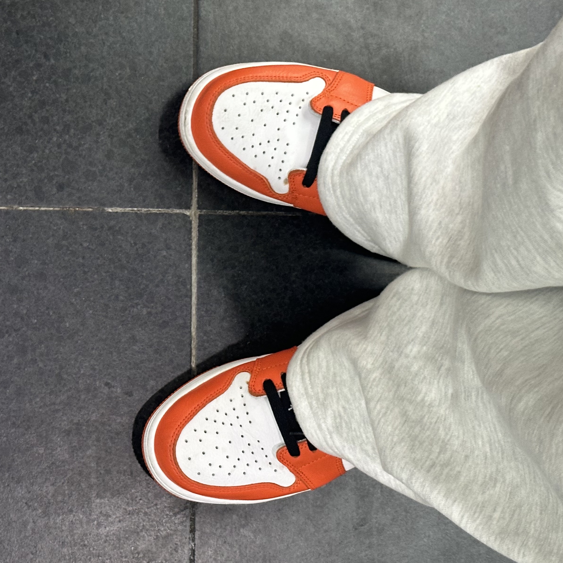 Jordan 1 Low OG Starfish 착용 스타일