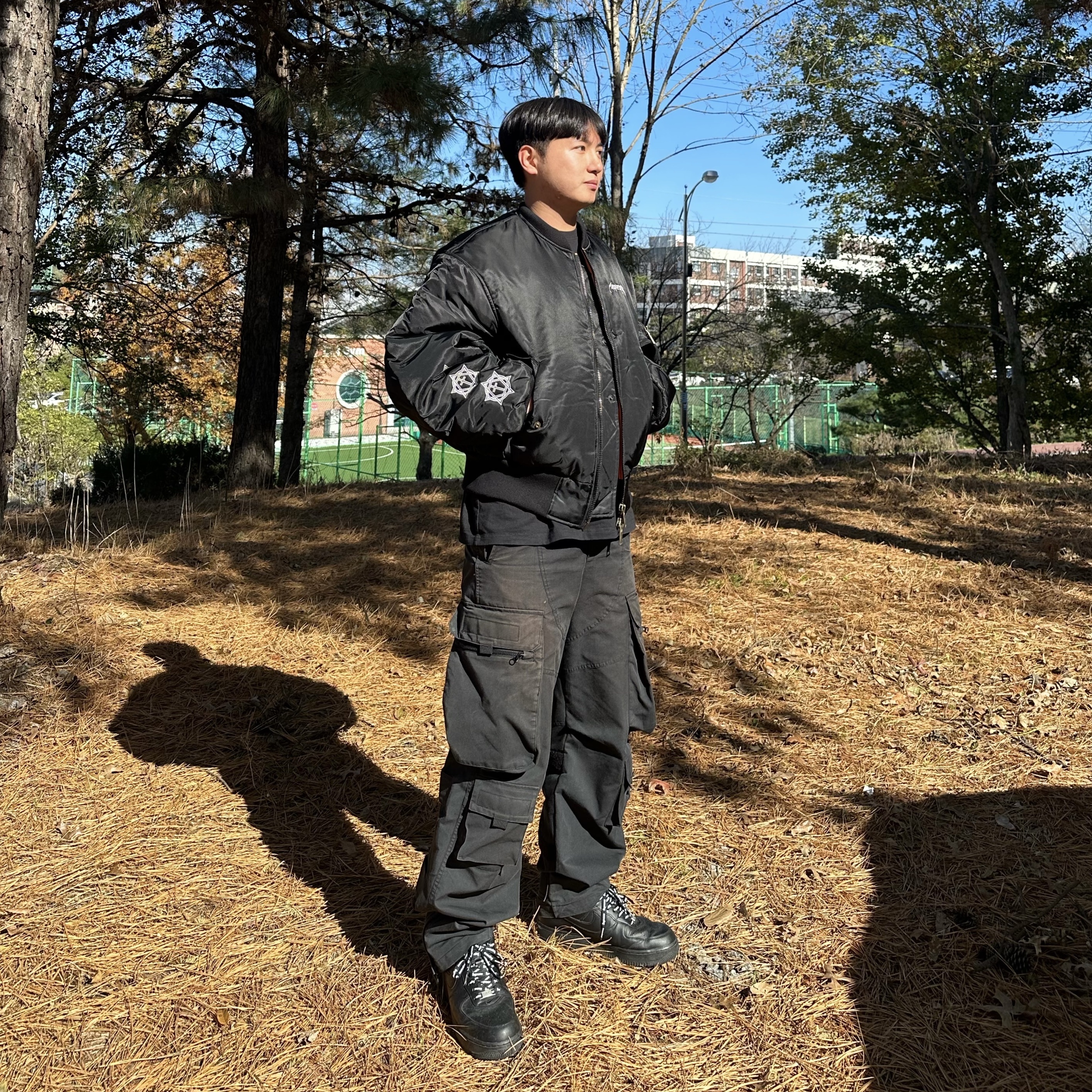 Project G/R Metalic Bomber Jacket Black, Nike x Supreme Air Force 1 Low Black 착용 스타일 - 2