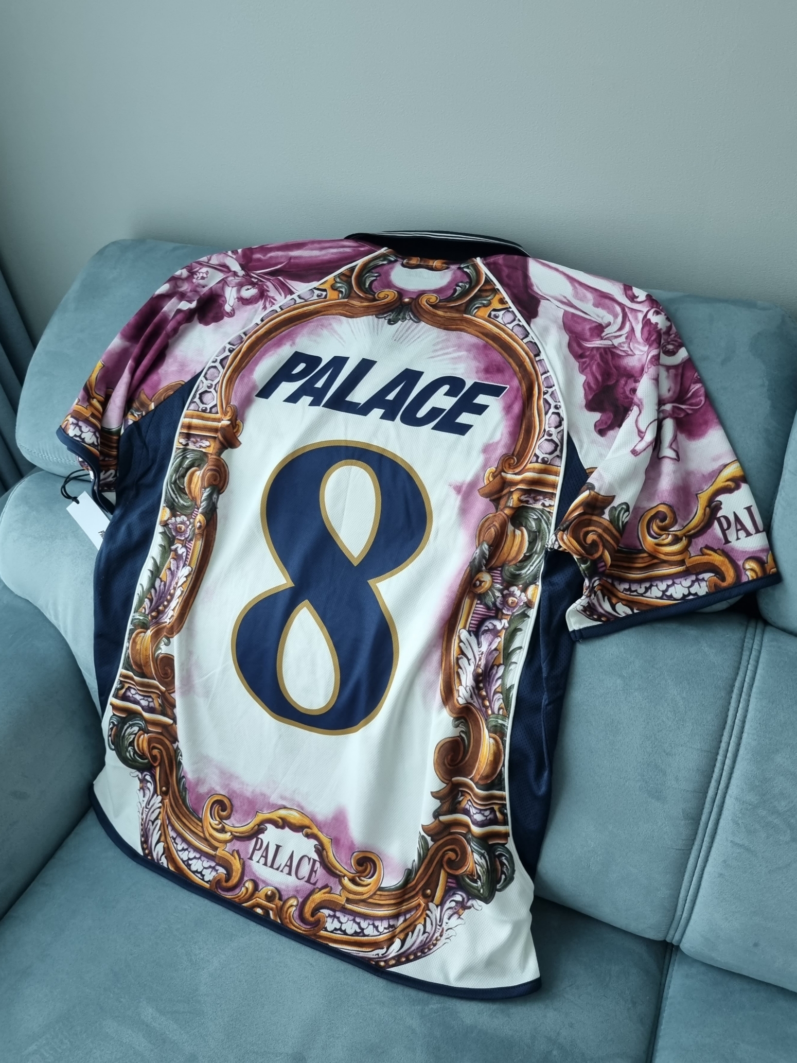 Palace Holy Grail Jersey Burgundy - 23FW 착용 스타일 - 2