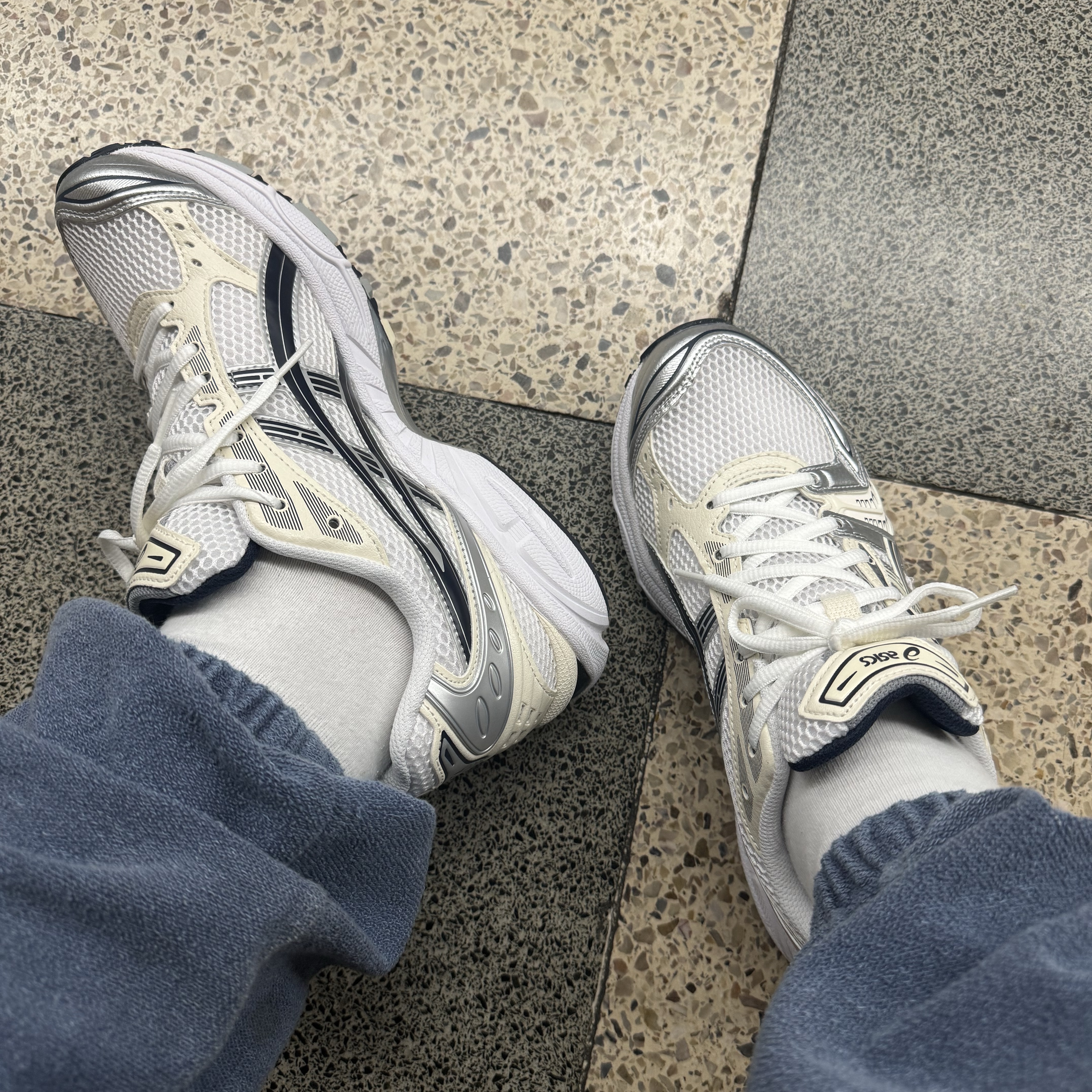 (W) Asics Gel-Kayano 14 White Midnight 착용 스타일 - 1