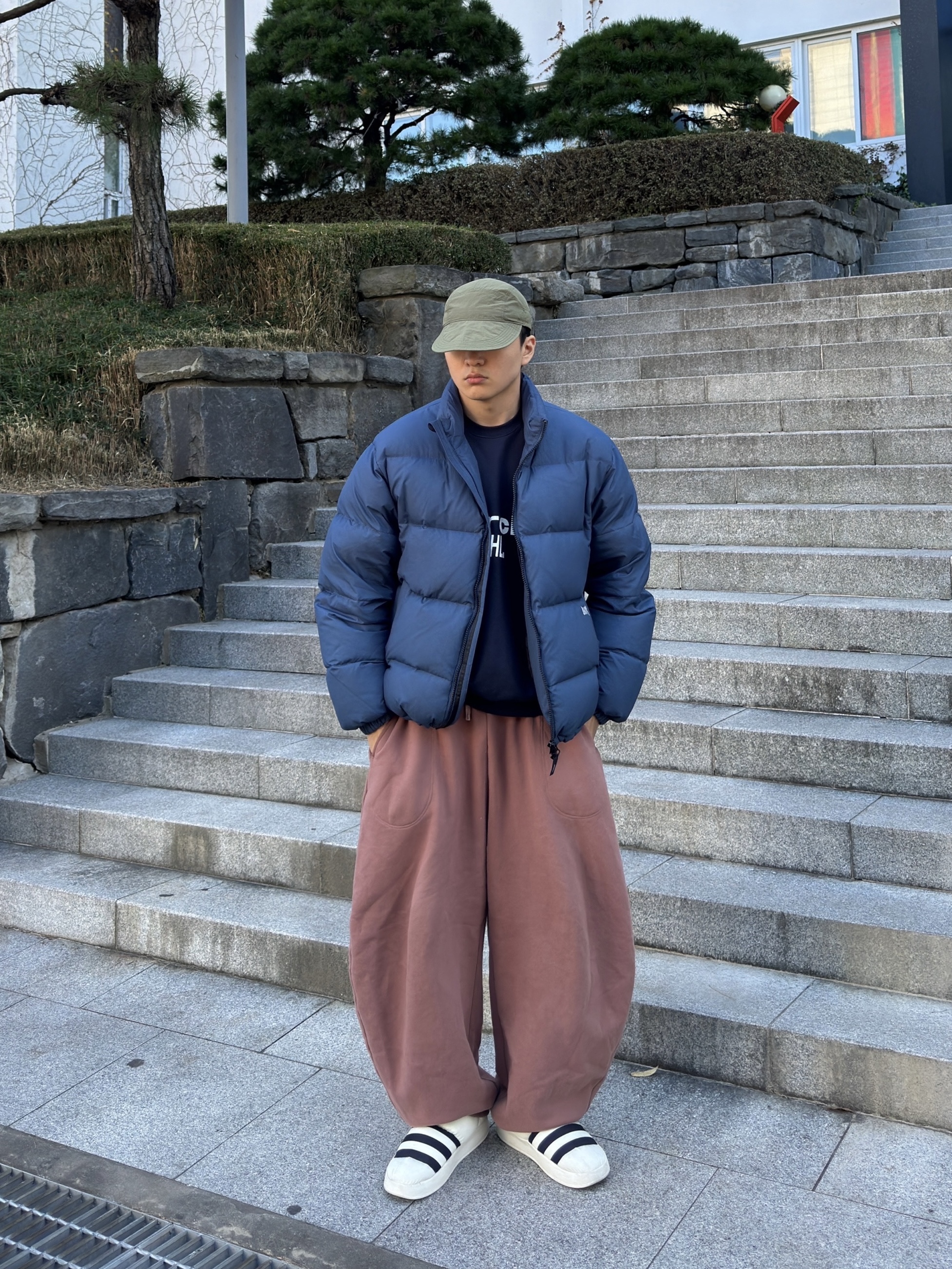 Adidas Puffylette Off White 착용 스타일 - 4