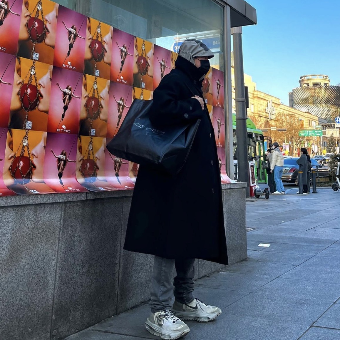 Nike x Matthew M Williams Zoom 004 Stone, Undermycar Majanne Multi Button Oversized Wool Coat Black Oyster - 21FW 착용 스타일 - 1