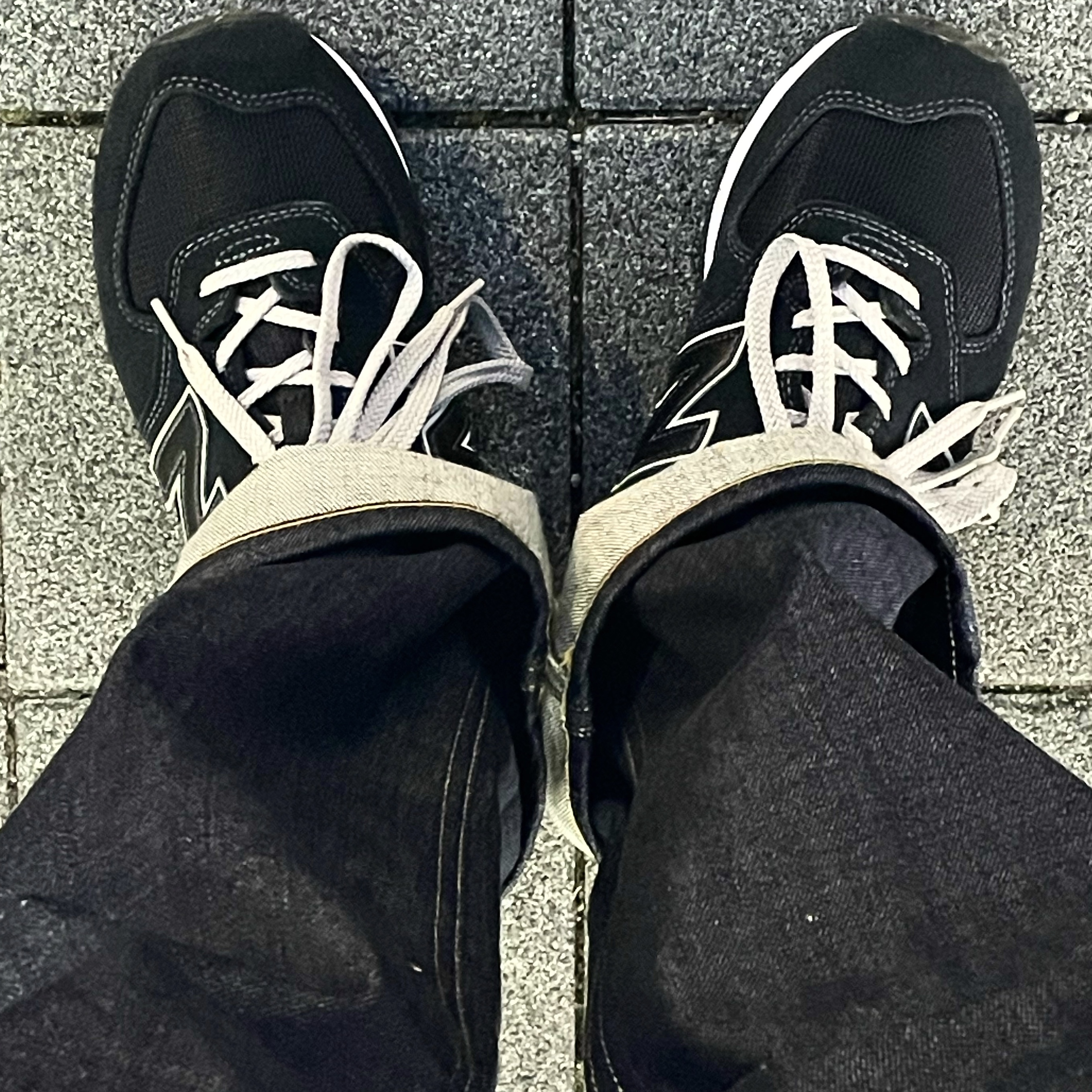 New Balance 574 Black - D Standard 착용 스타일