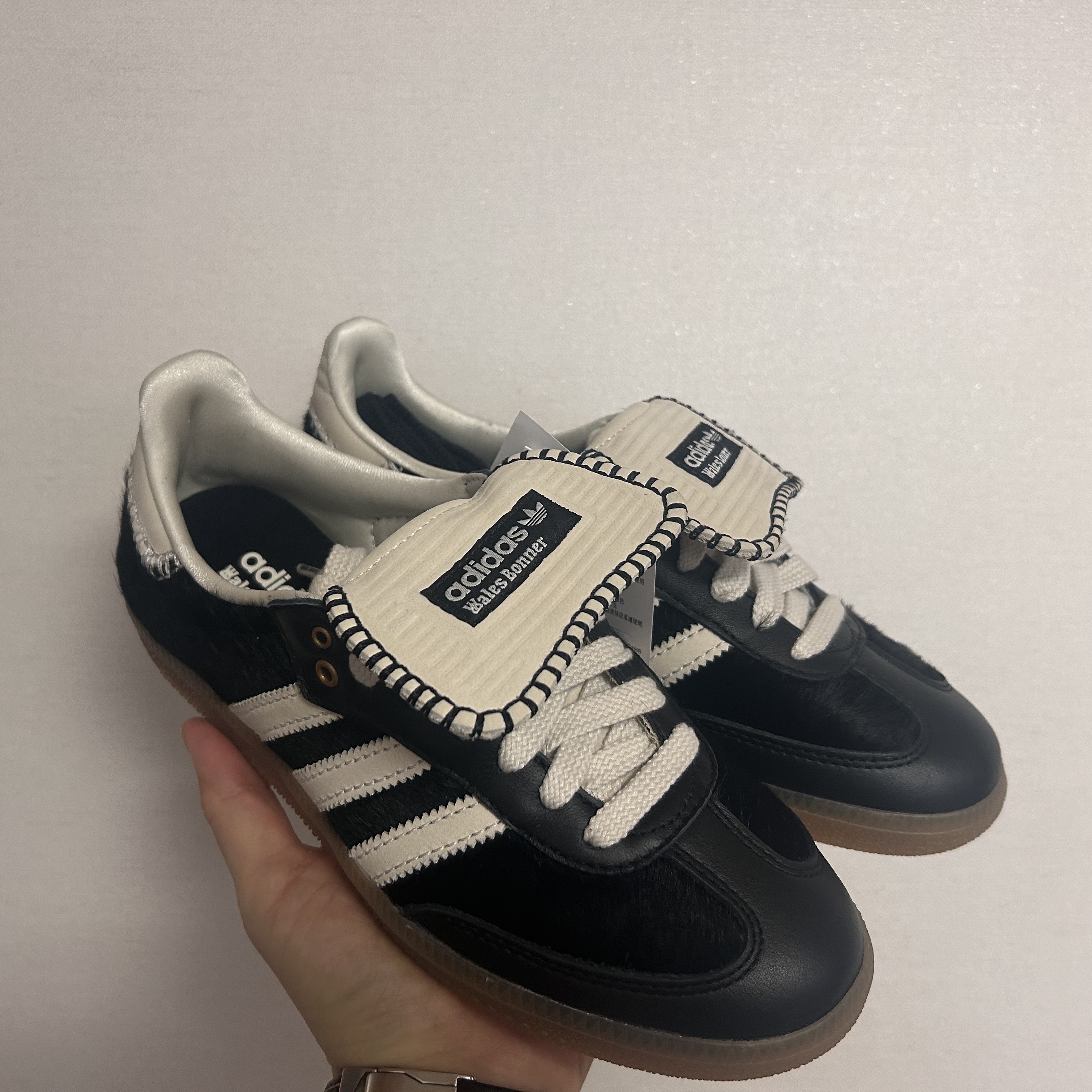 Adidas x Wales Bonner Pony Tonal Samba Core Black Cream White 착용 스타일 - 2
